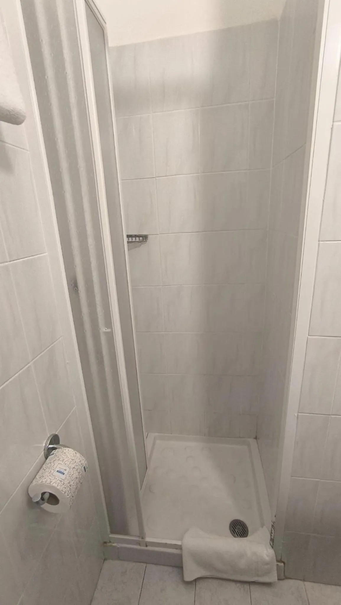 Shower in Hotel La Perla Del Capo