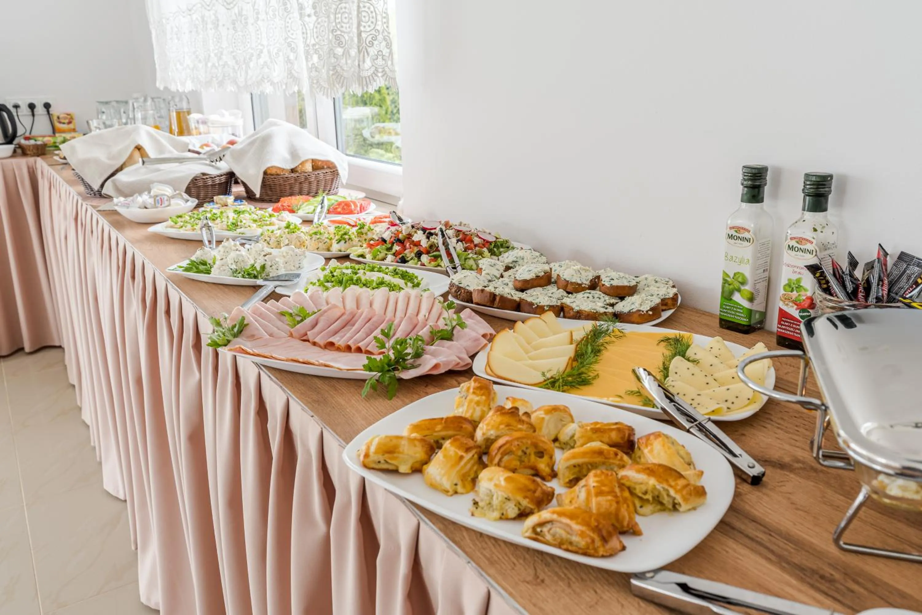 Breakfast in Villa Lima