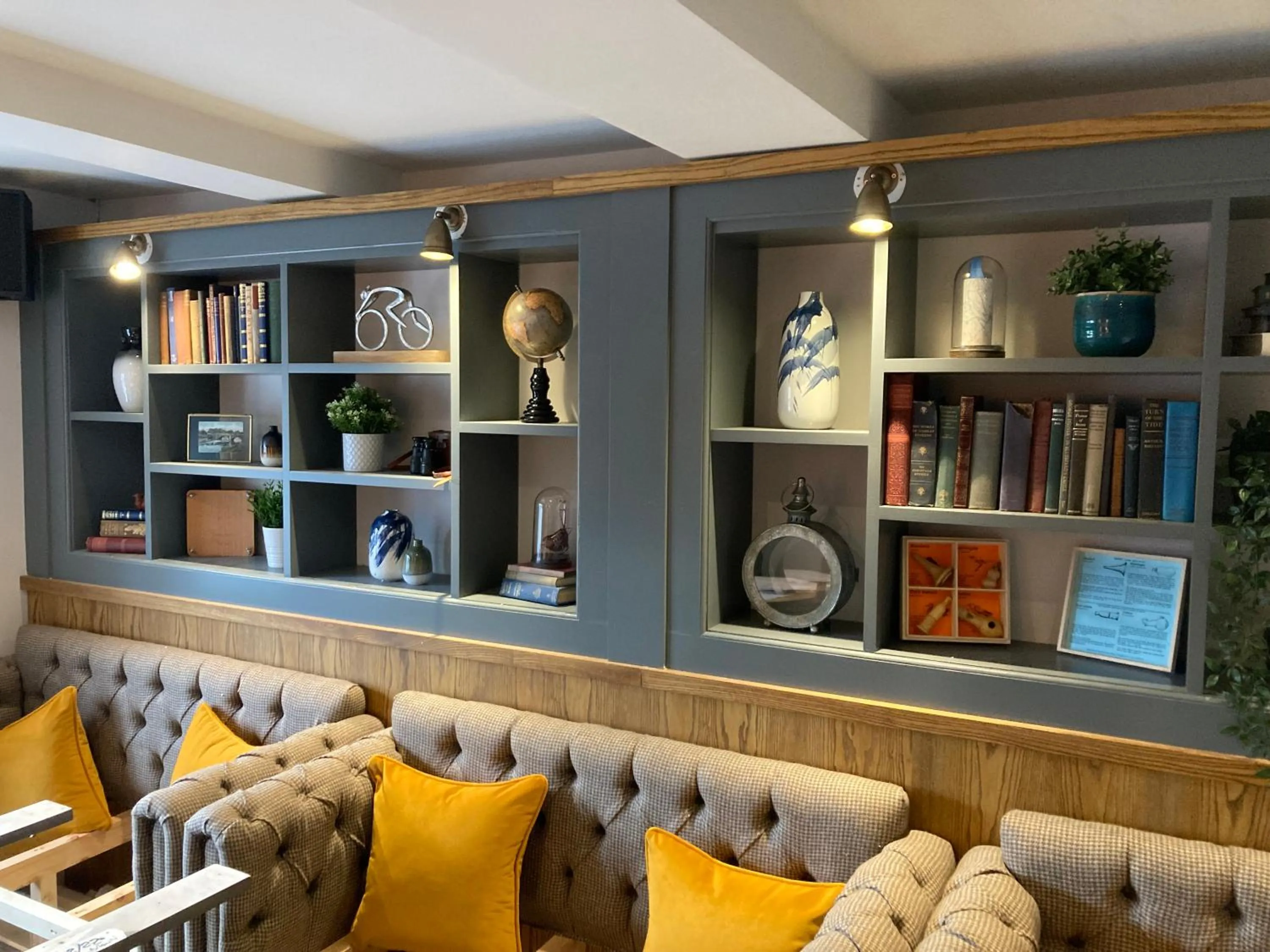 Lounge or bar in Old Swan