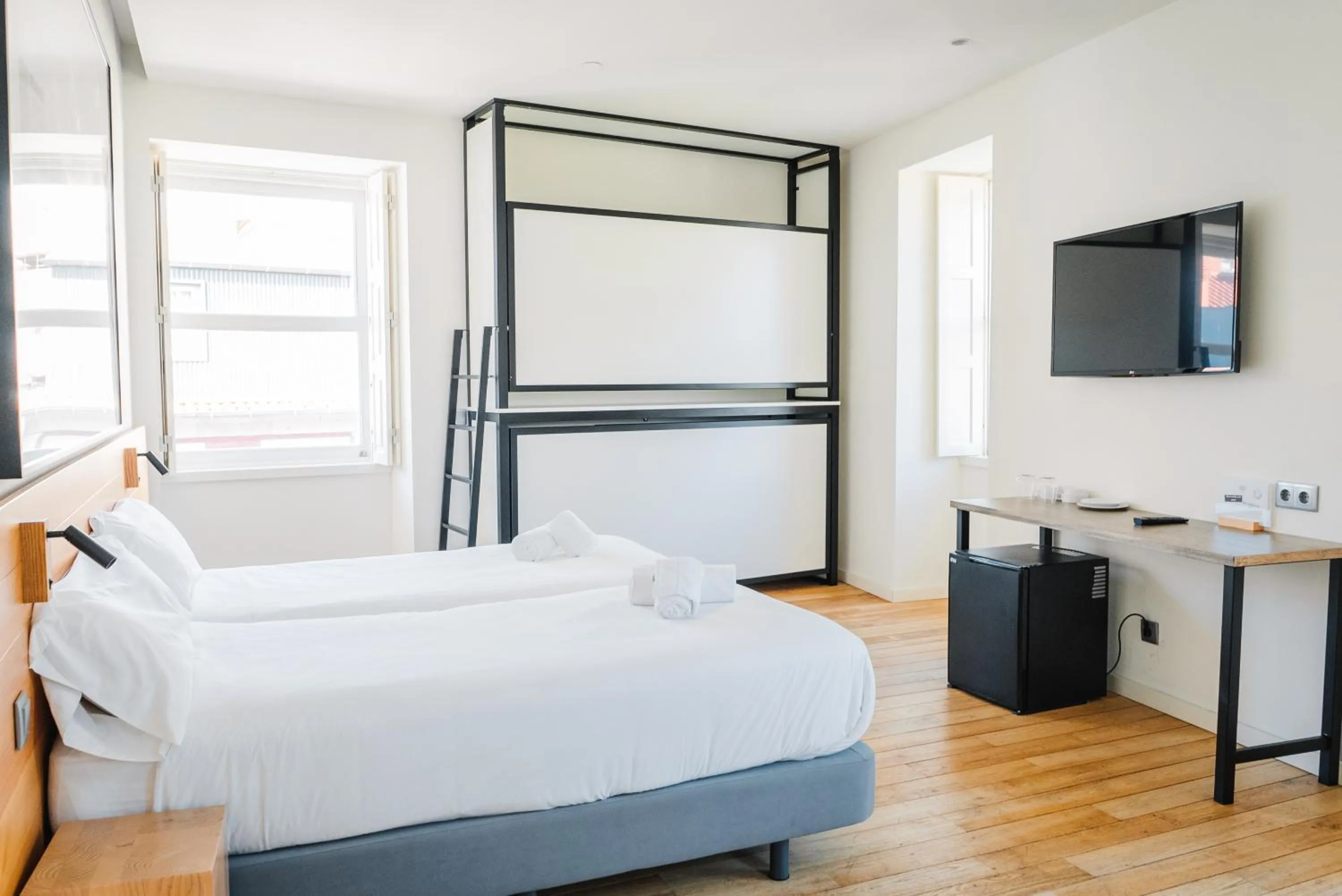 Bedroom, Bed in The Central House Porto Ribeira