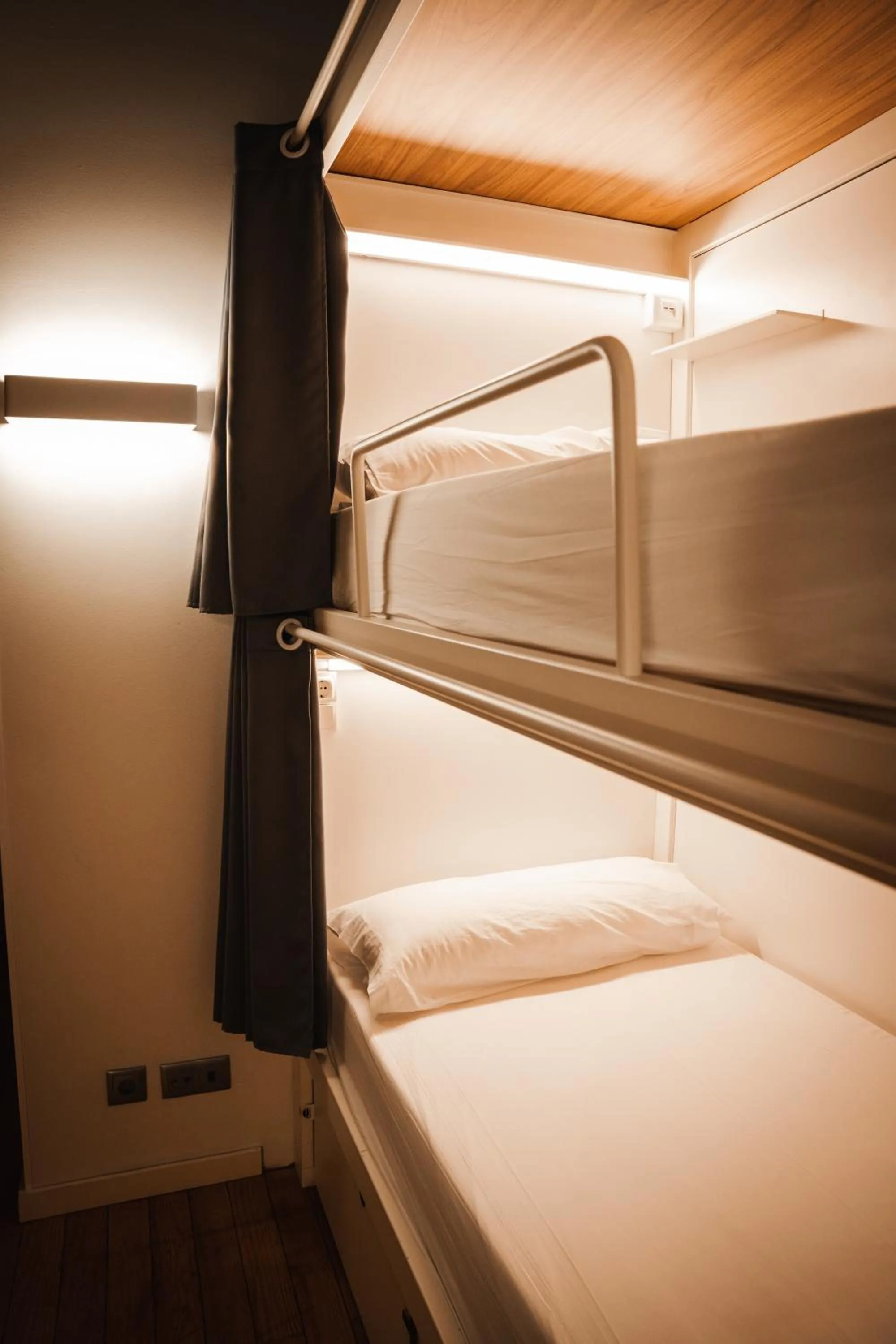 Bedroom, Bed in The Central House Porto Ribeira