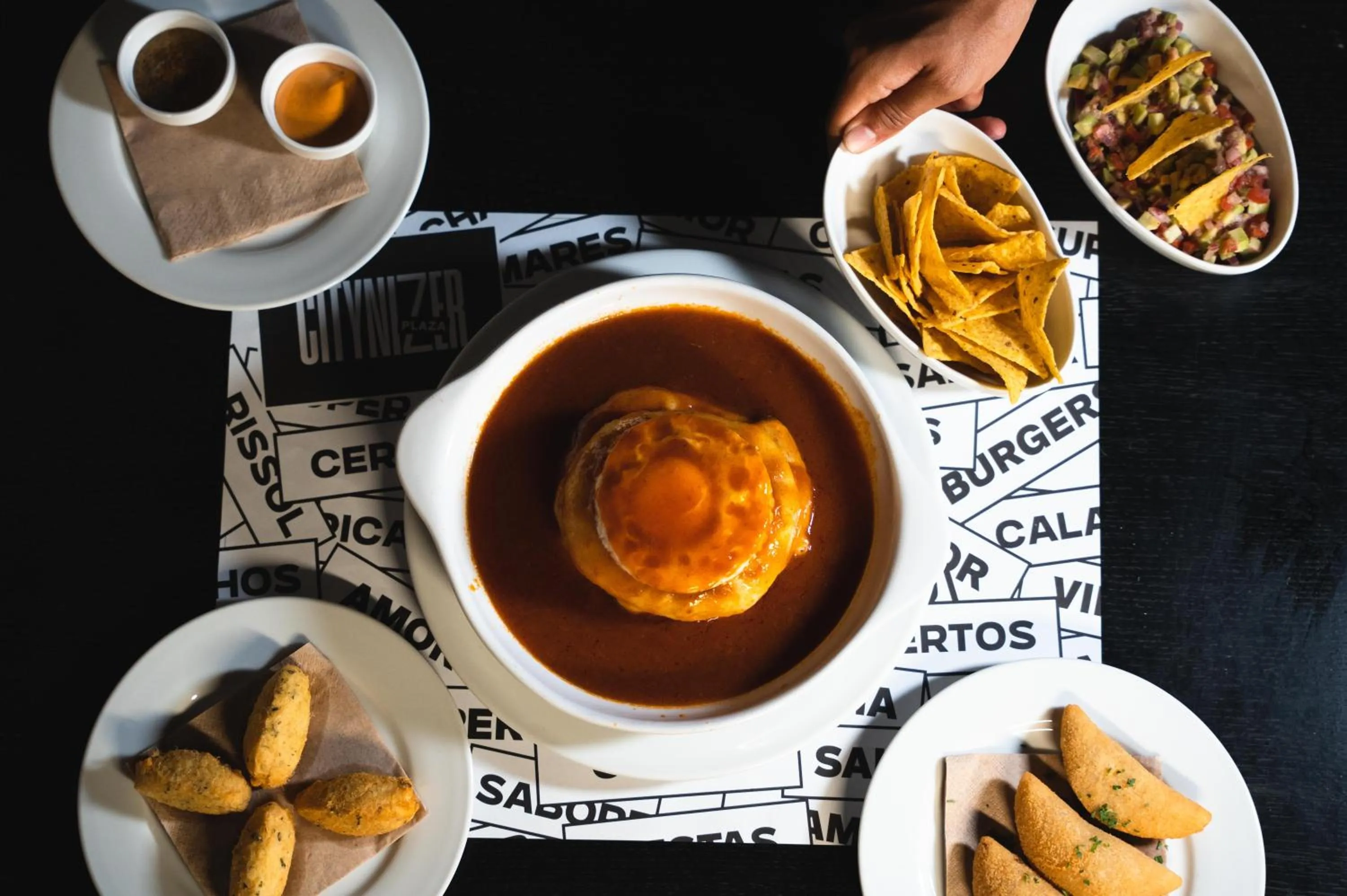 Restaurant/places to eat in The Central House Porto Ribeira