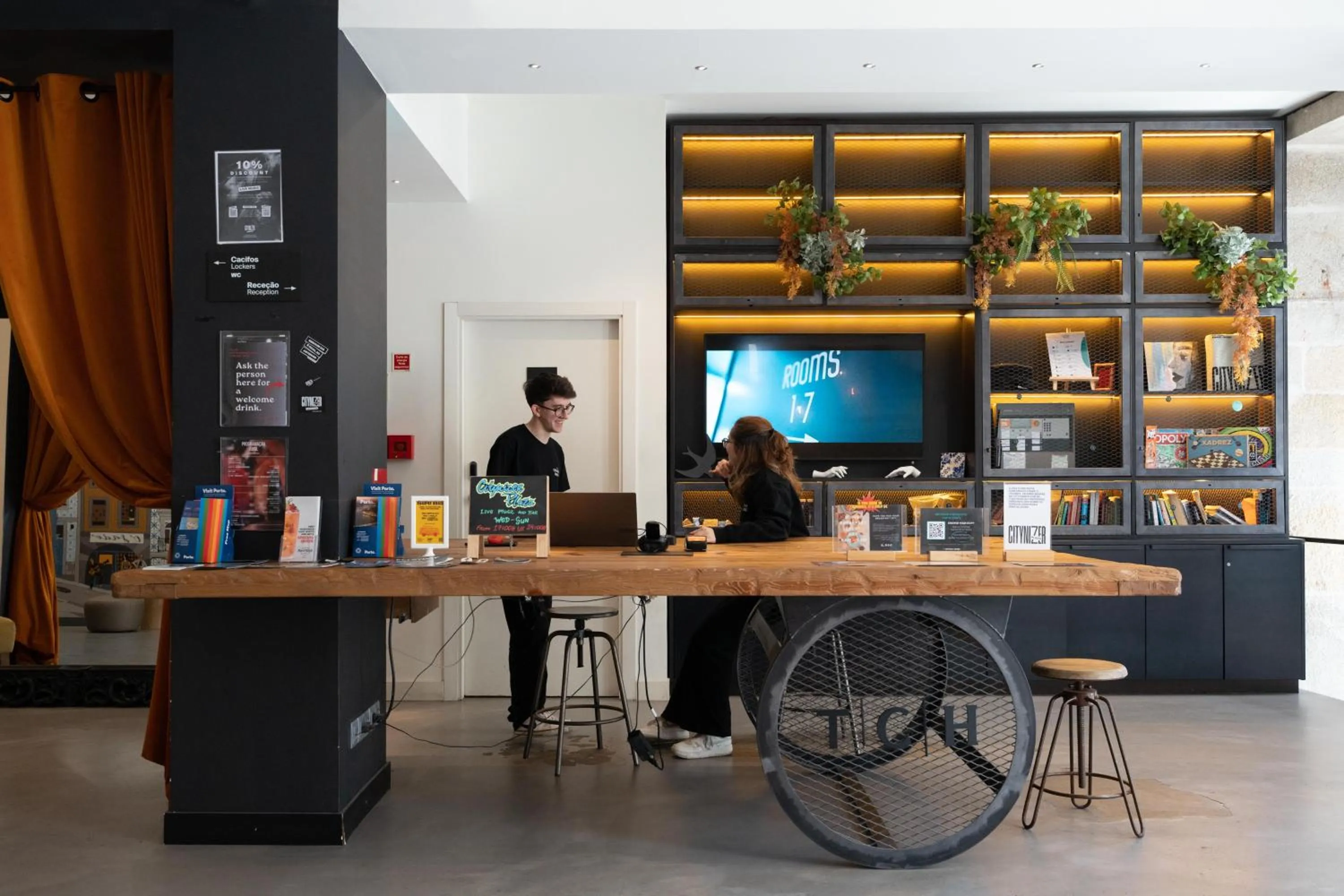 Lobby or reception in The Central House Porto Ribeira