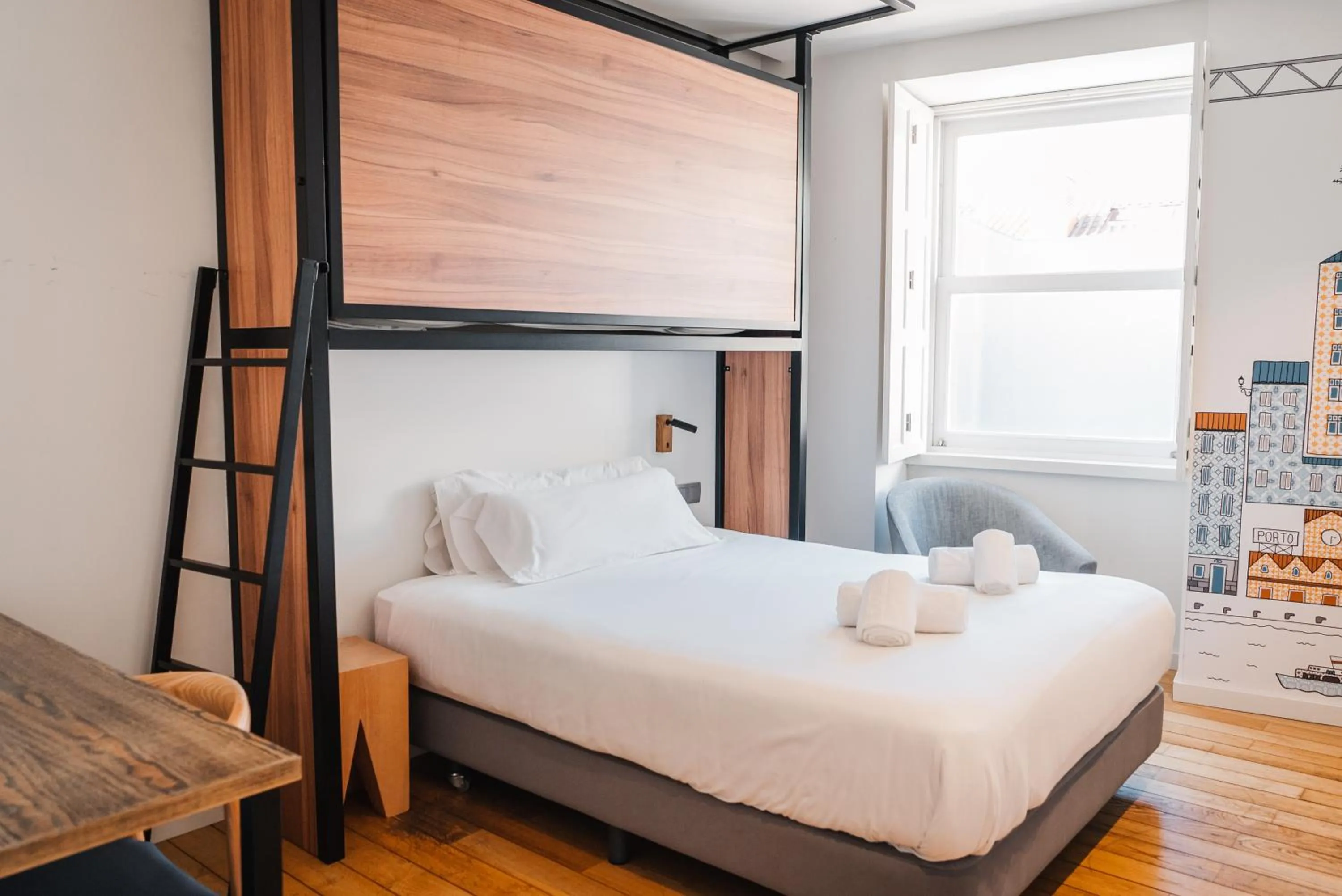 Bedroom, Bed in The Central House Porto Ribeira