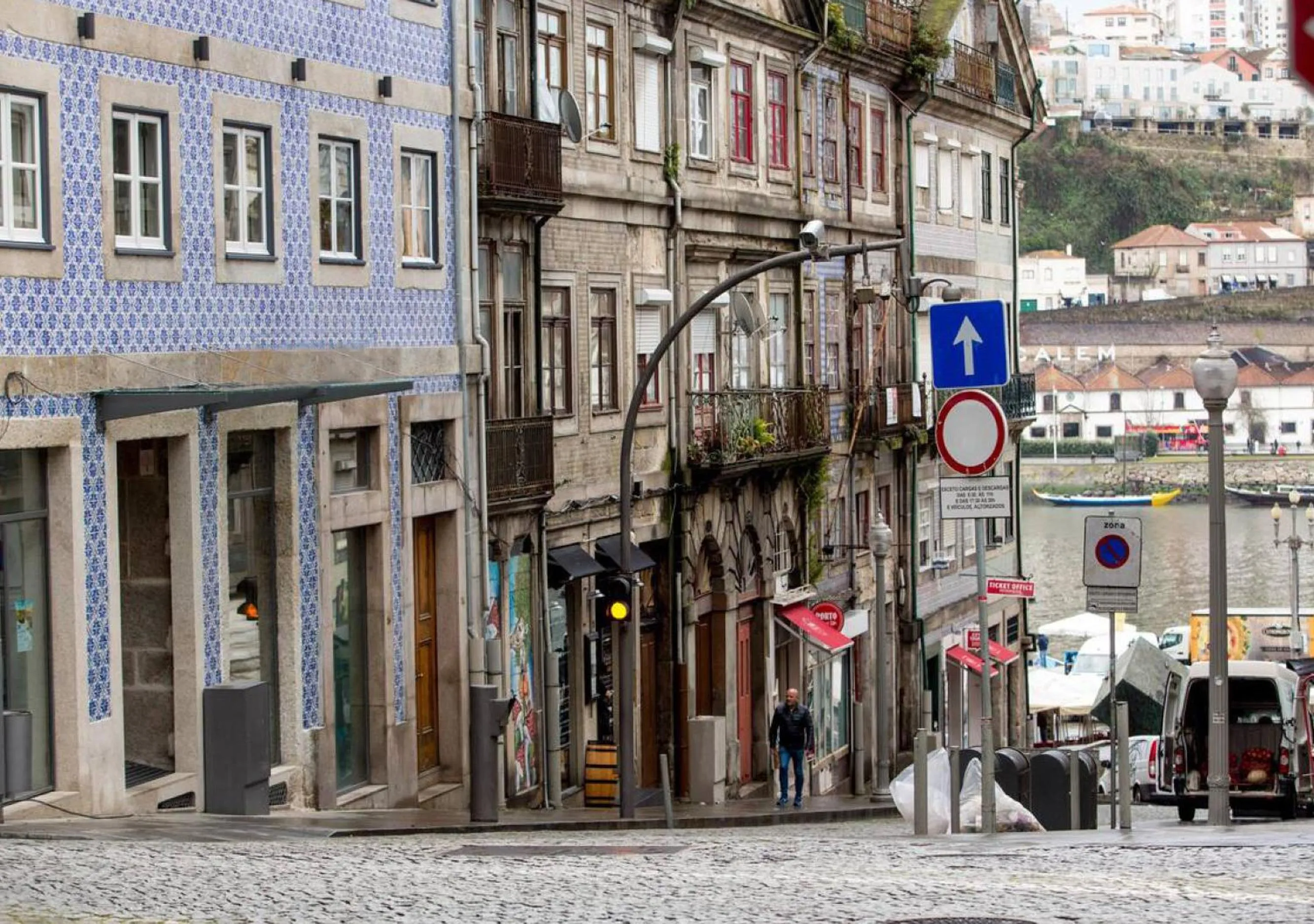 Neighbourhood in The Central House Porto Ribeira