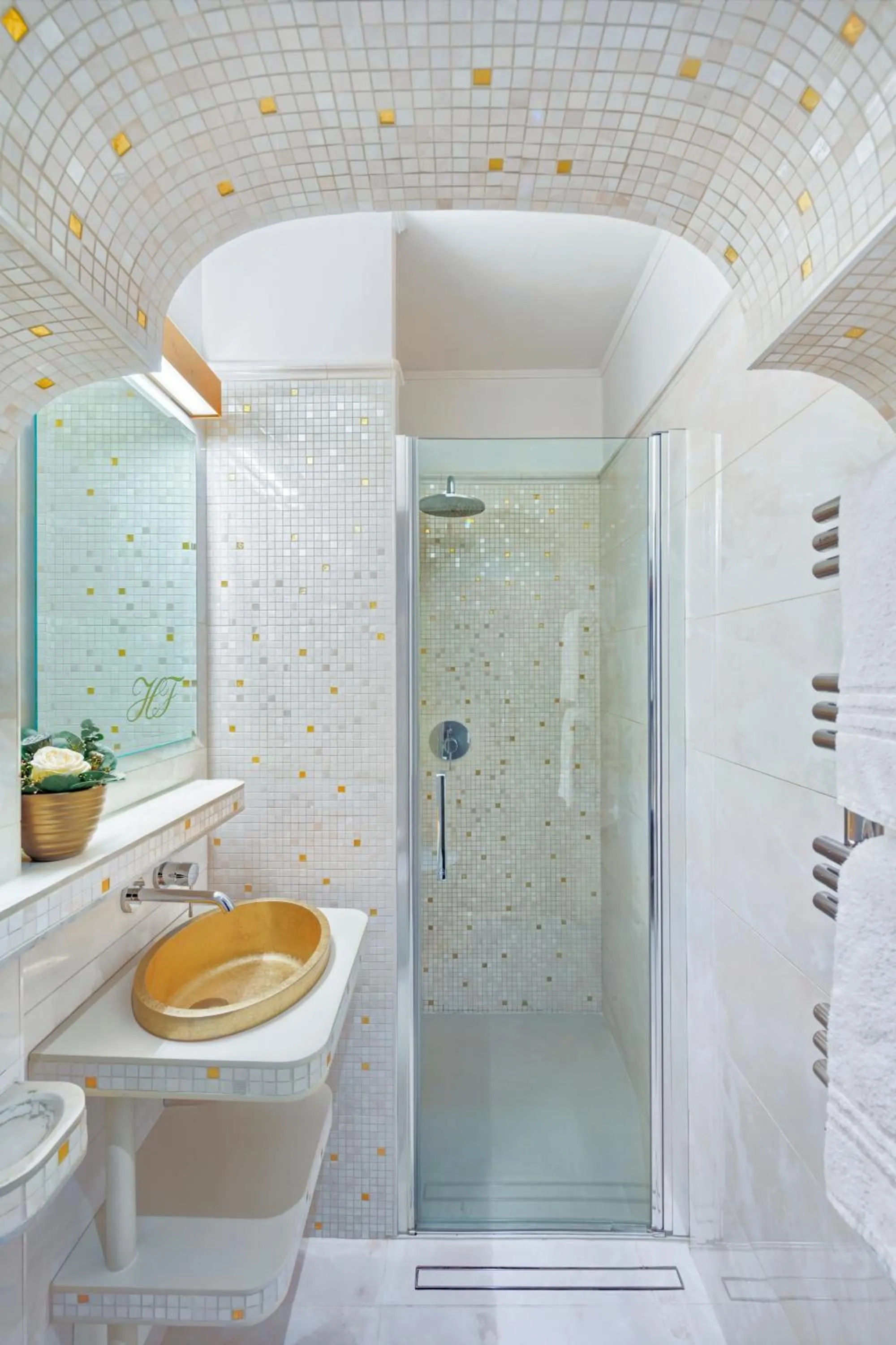 Bathroom in Hotel Firenze