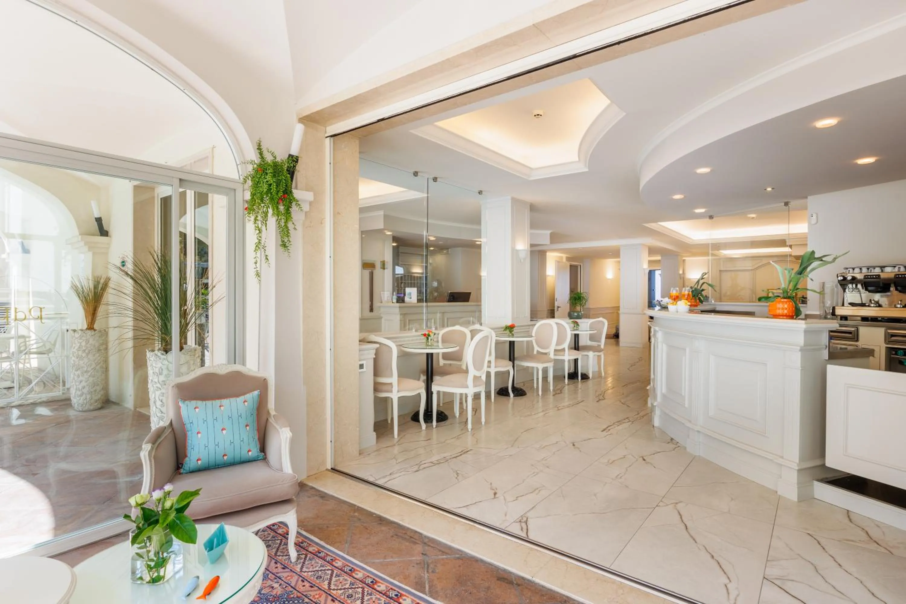 Lounge or bar in Parco dei Principi Boutique Hotel