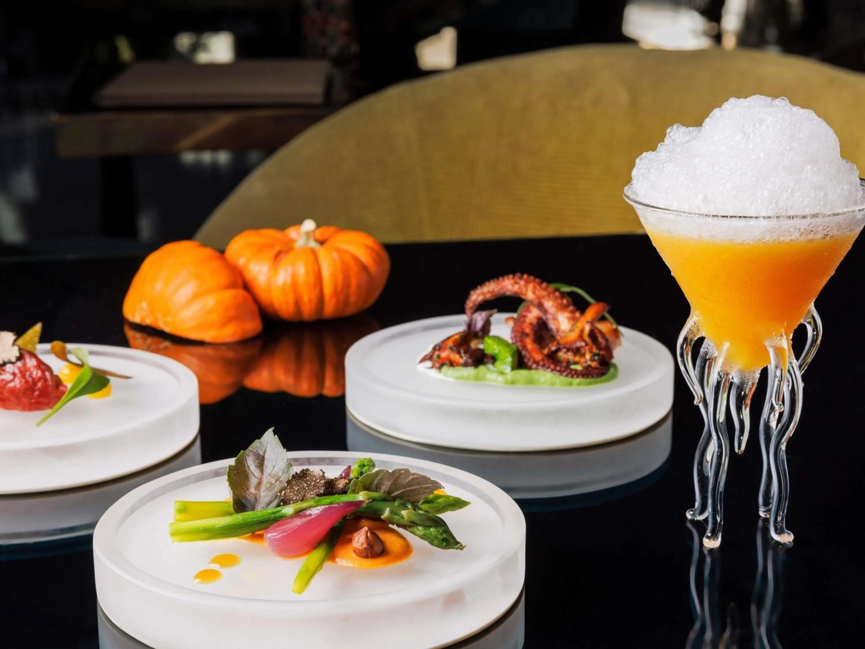 Lounge or bar in Sofitel Roma Villa Borghese