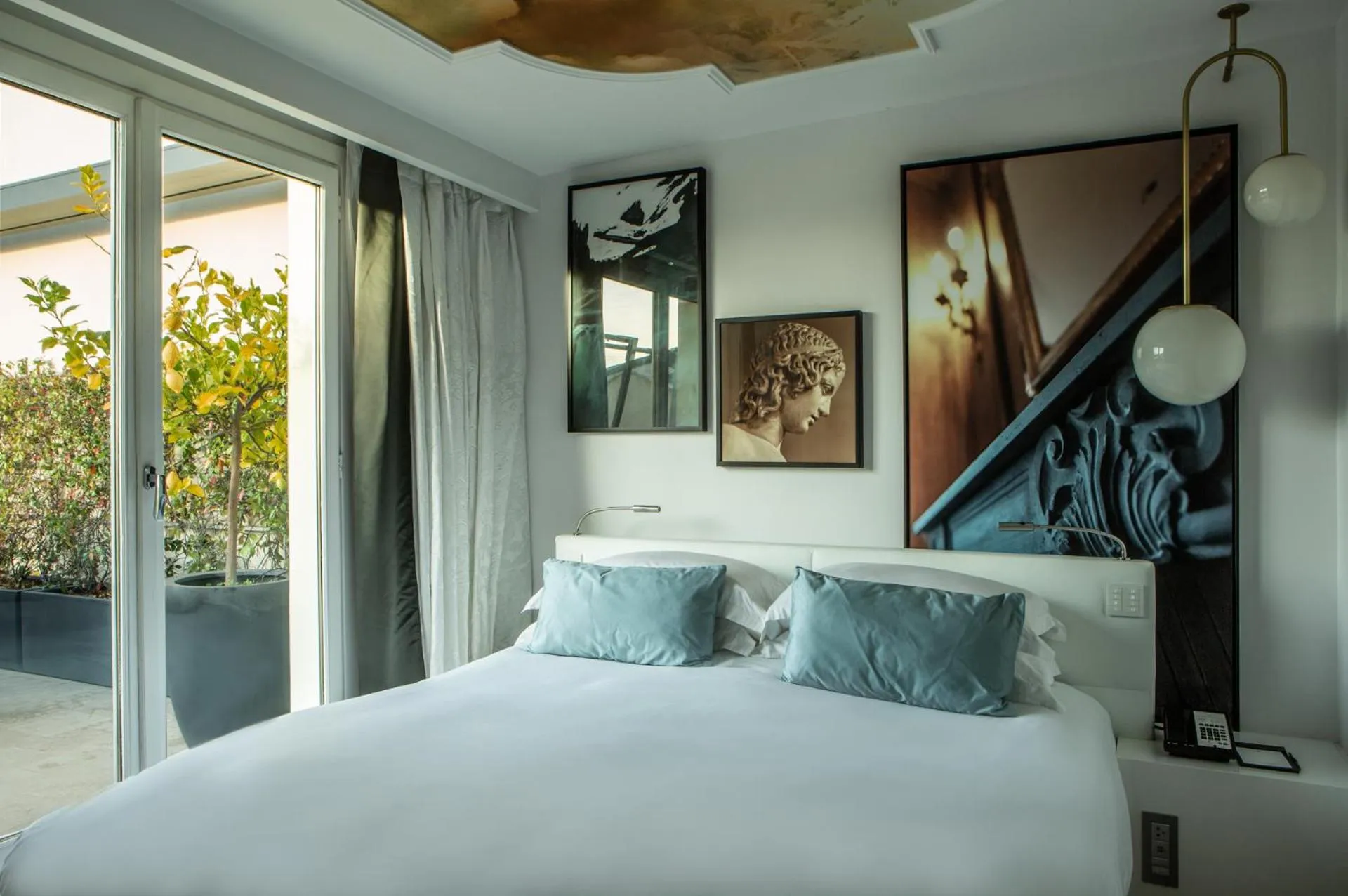 Bedroom, Bed in Sofitel Roma Villa Borghese