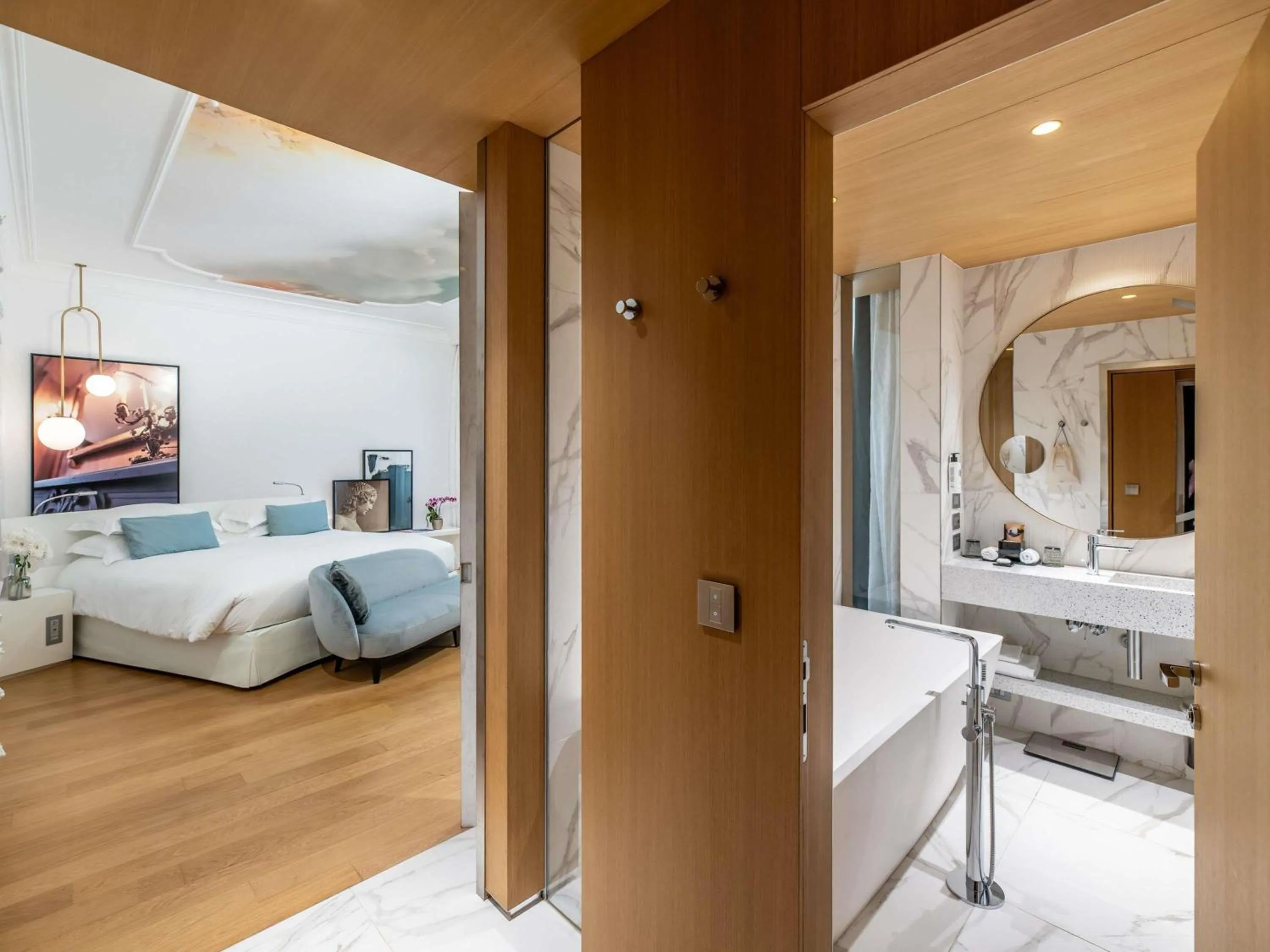 Bedroom, Bed in Sofitel Roma Villa Borghese