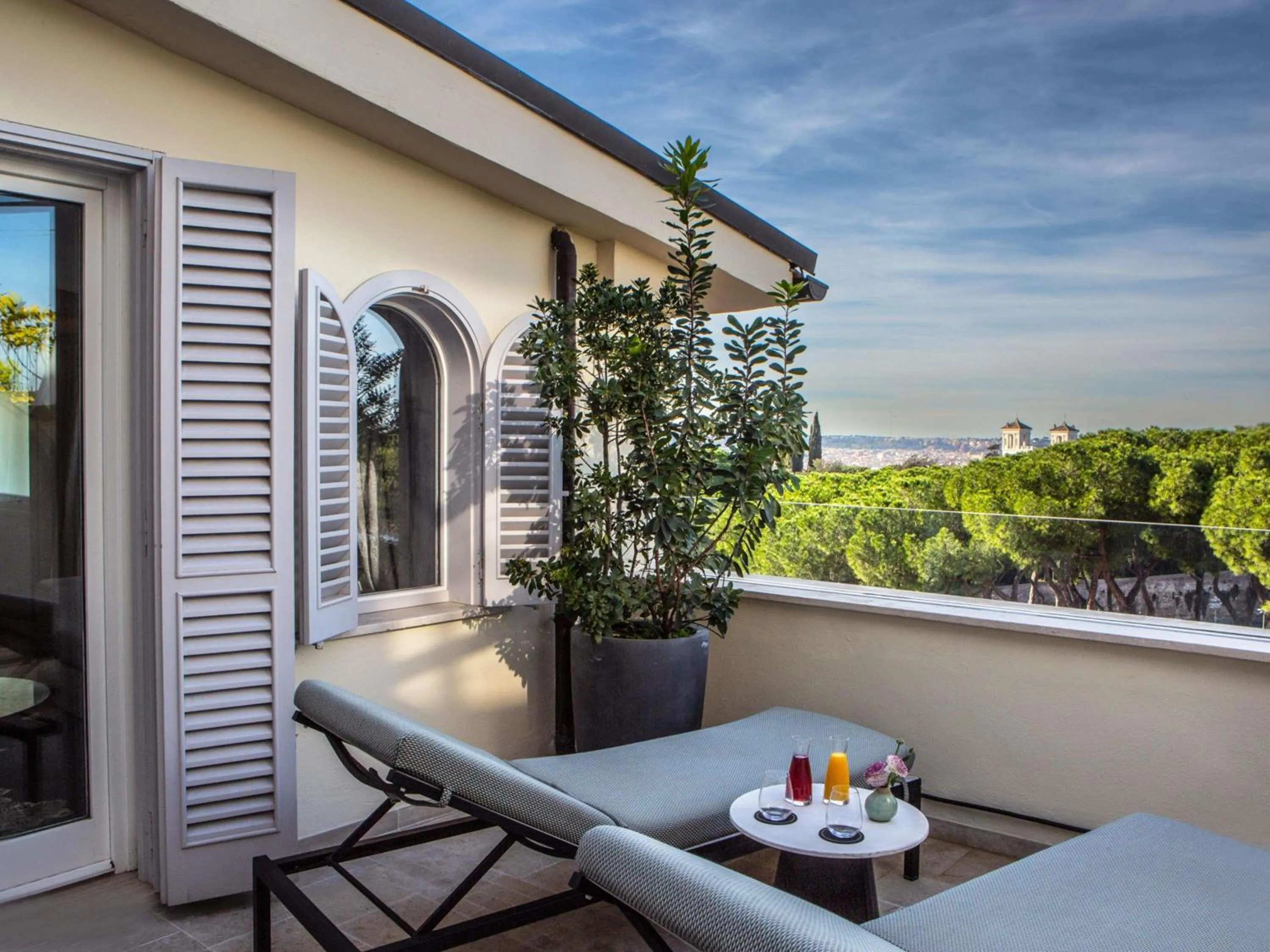Bedroom in Sofitel Roma Villa Borghese