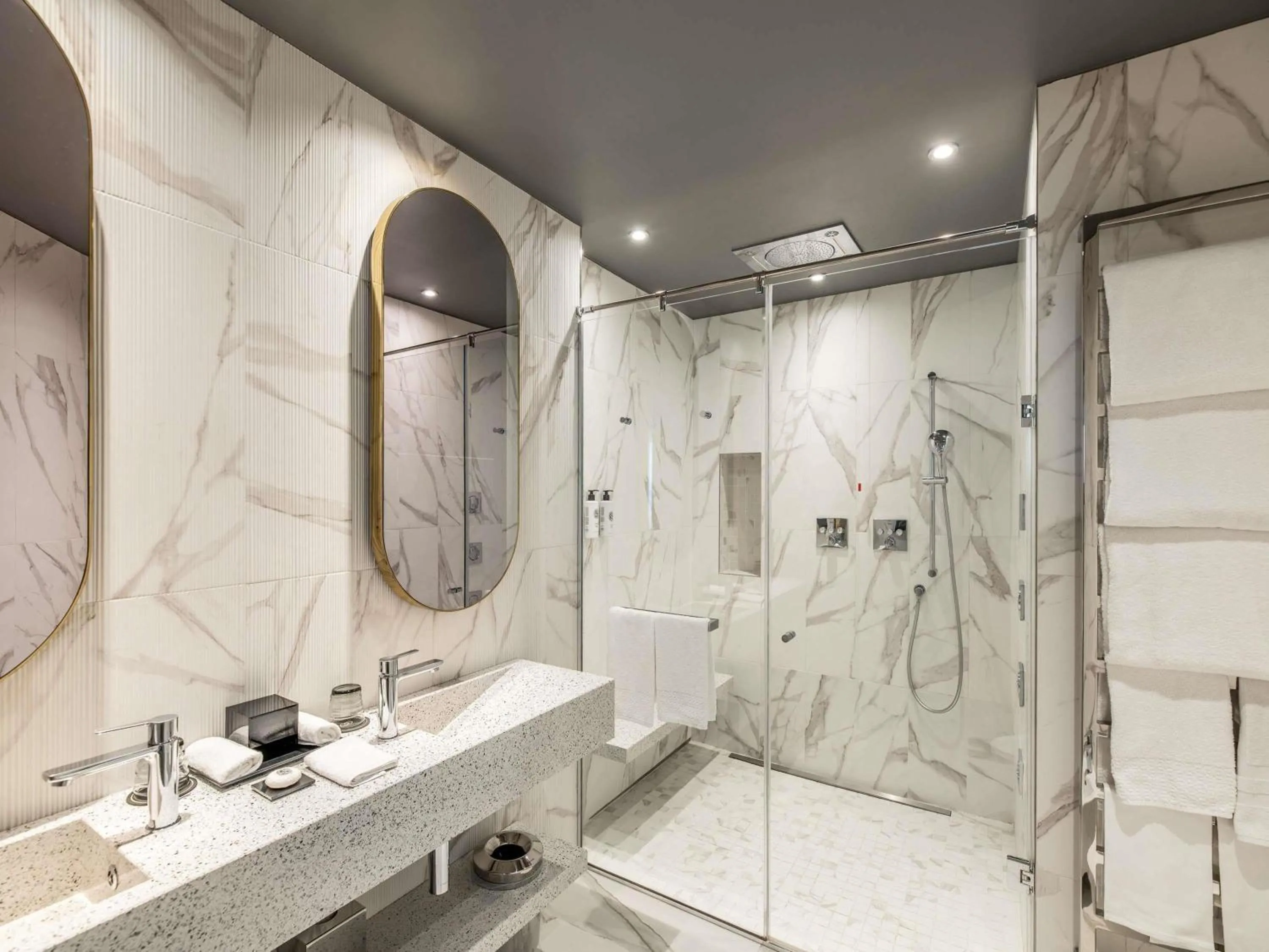 Bedroom in Sofitel Roma Villa Borghese