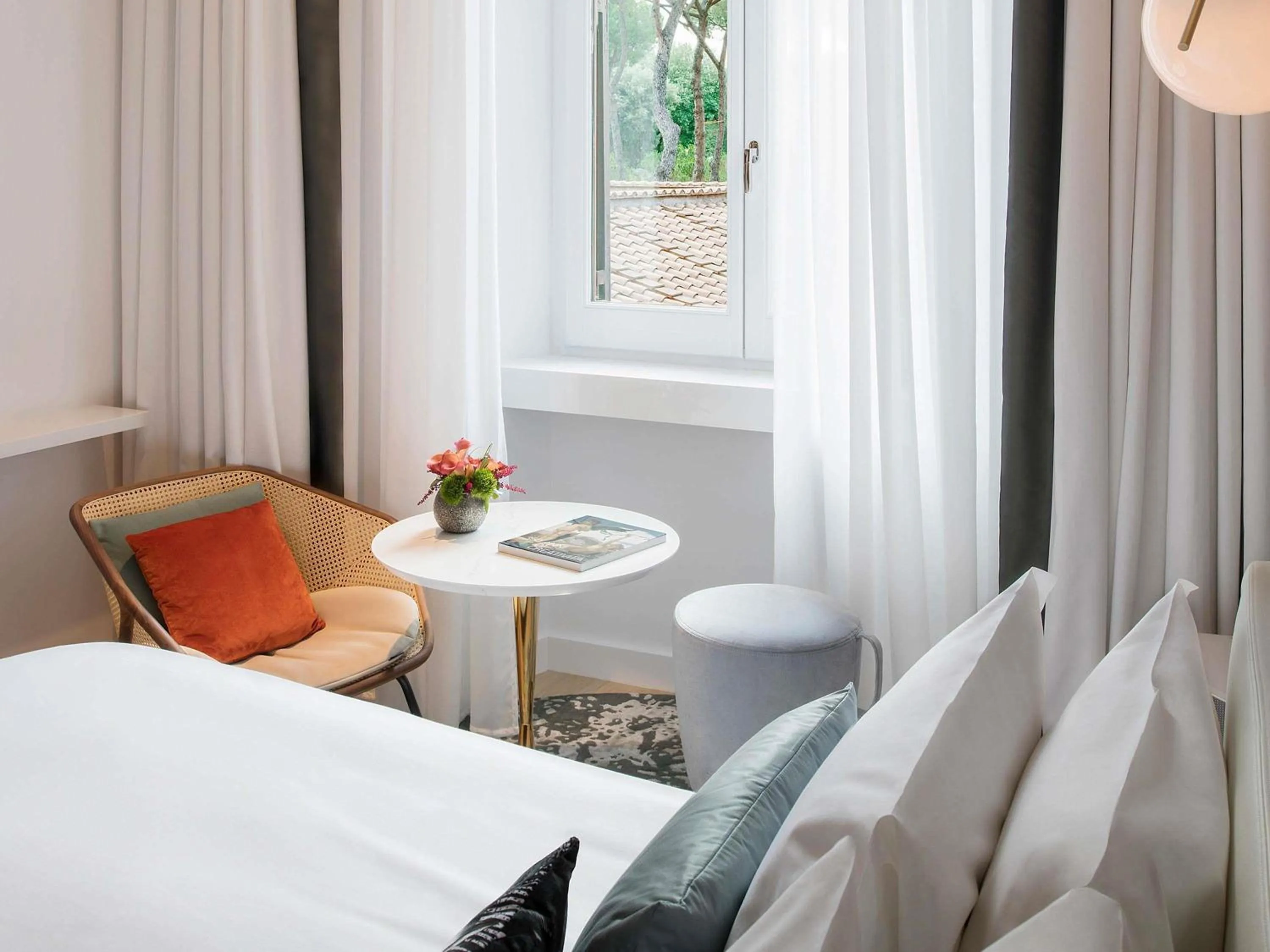 Bedroom, Bed in Sofitel Roma Villa Borghese