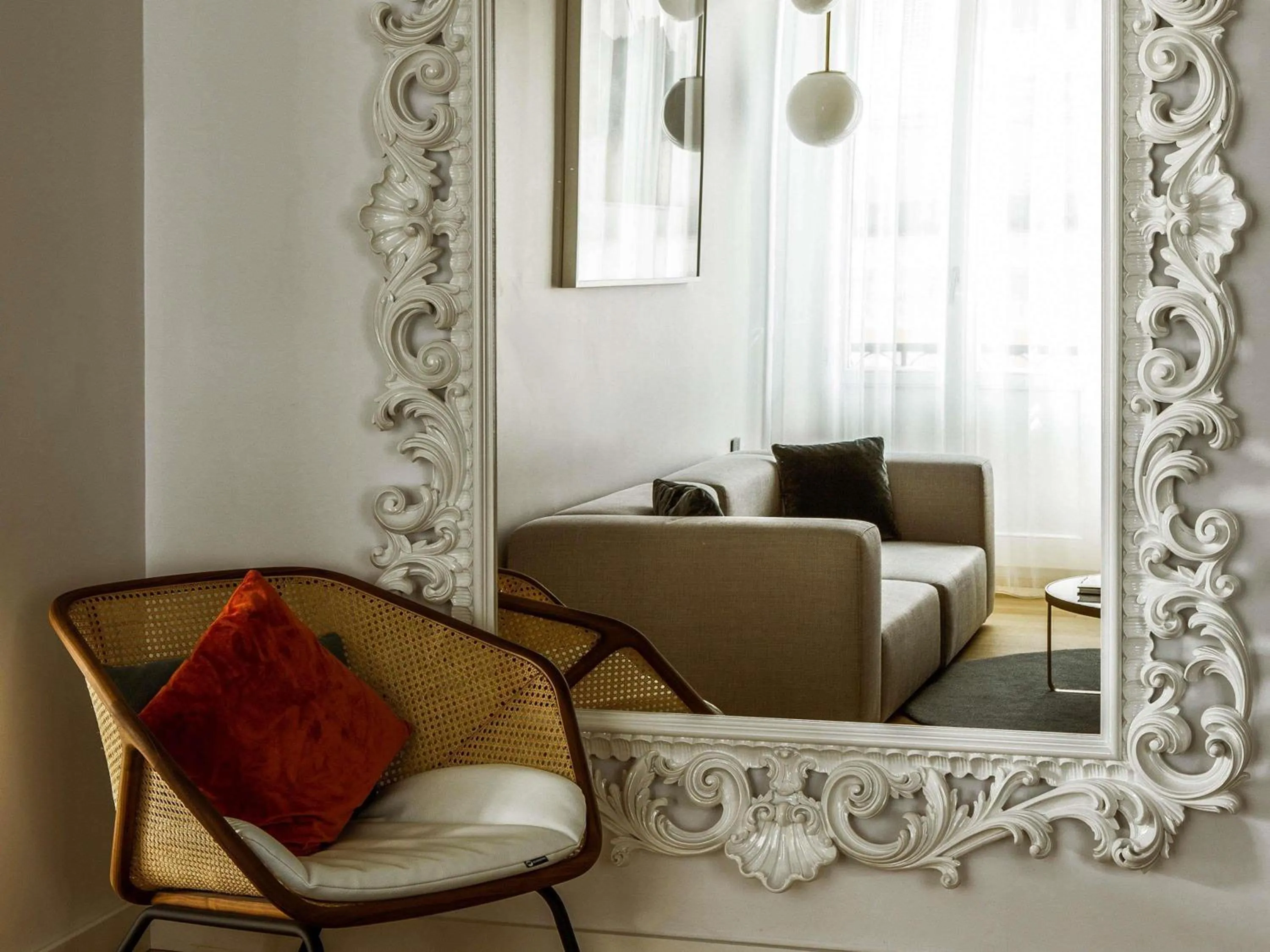 Bedroom in Sofitel Roma Villa Borghese