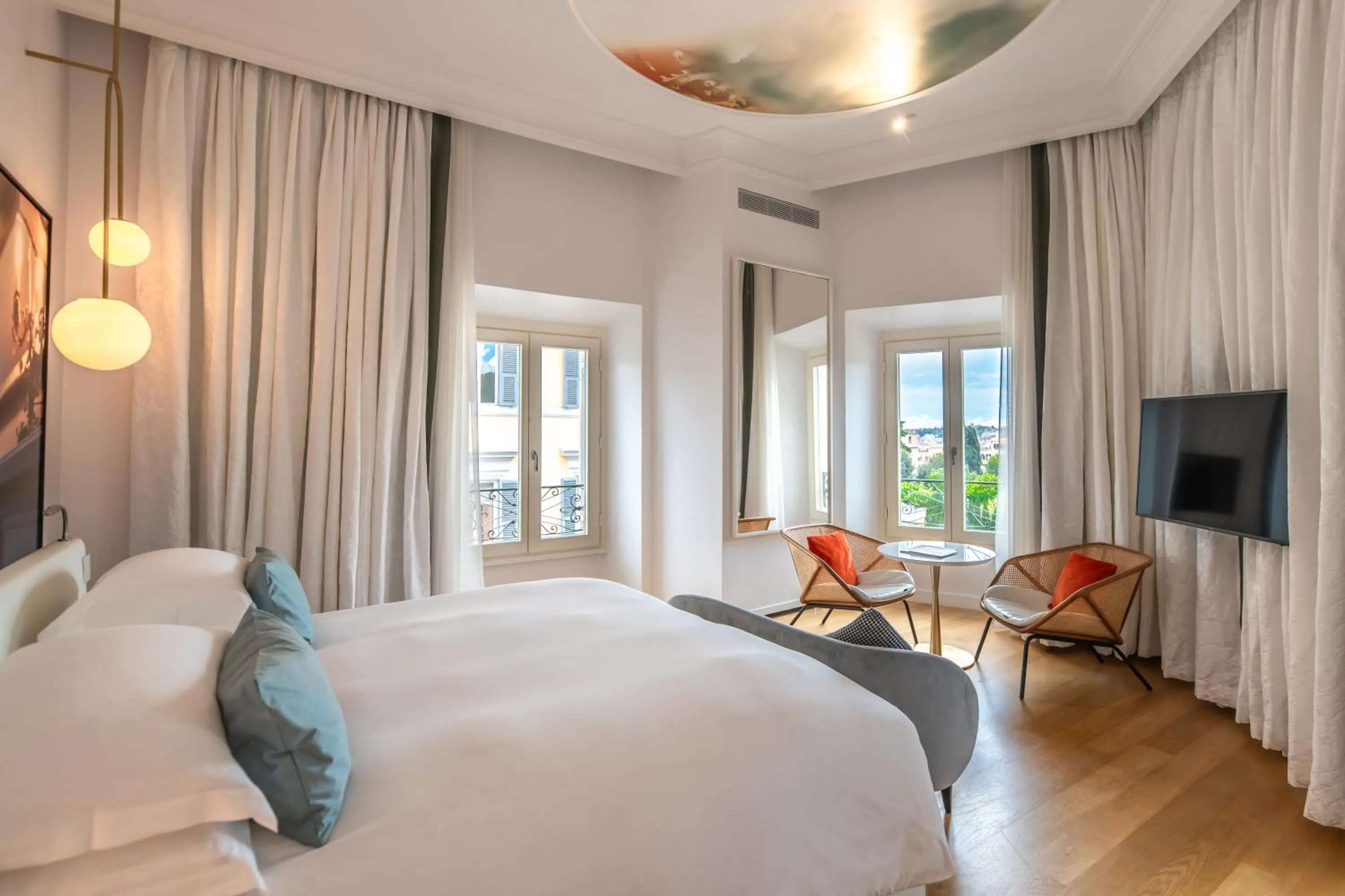 Bedroom, Bed in Sofitel Roma Villa Borghese