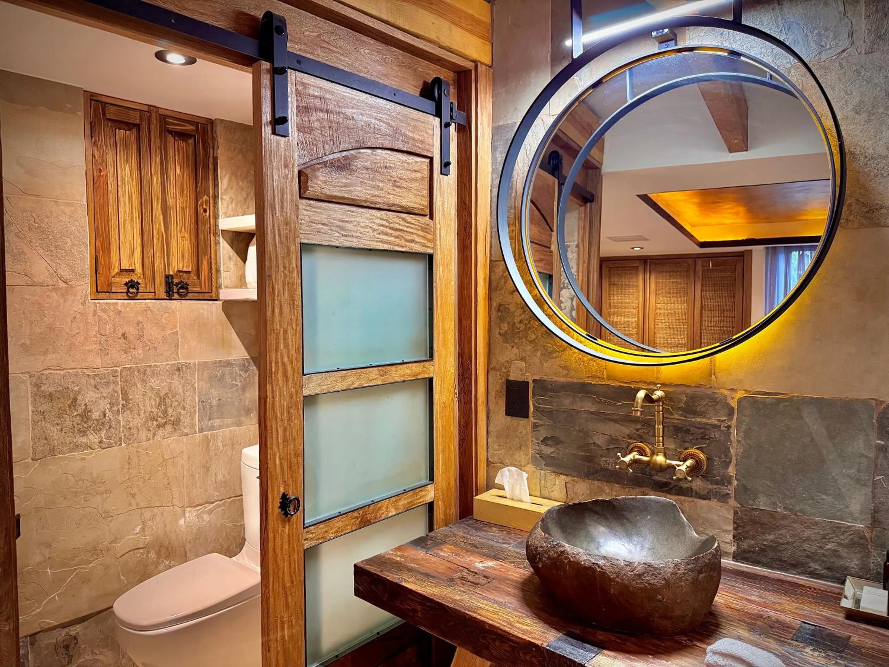 Toilet in Hotel Boutique Casa Laja