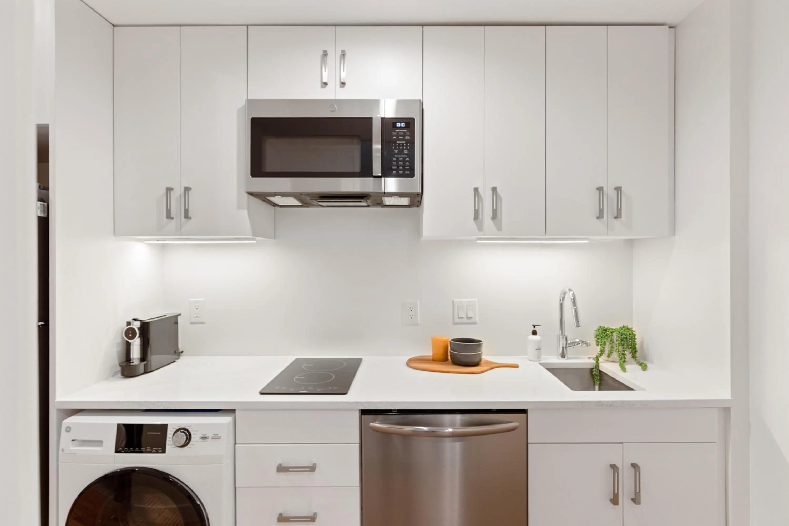 Coffee/tea facilities in The Iris