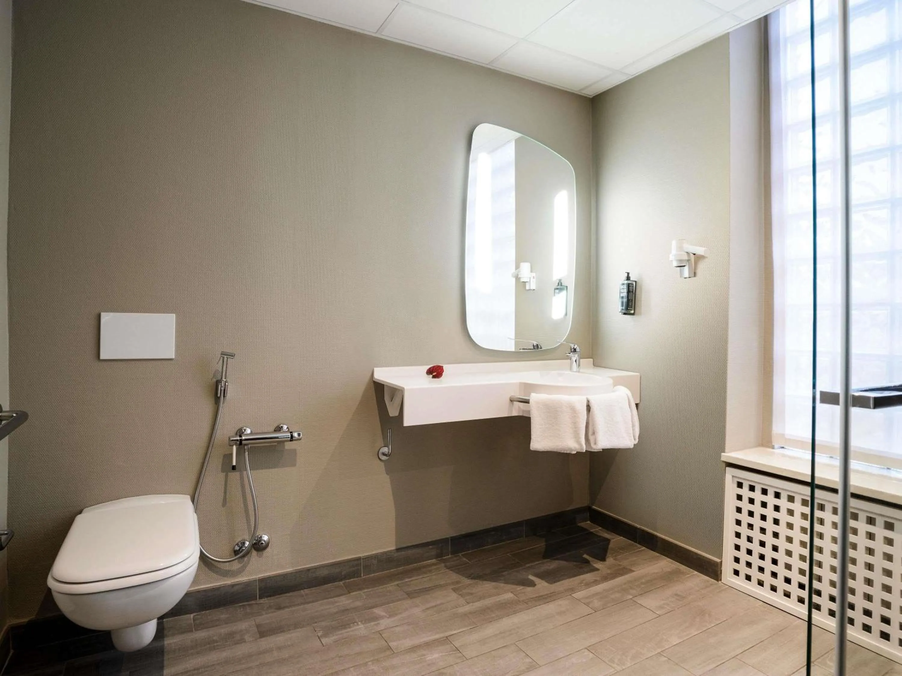 Bedroom in Ibis Milano Centro