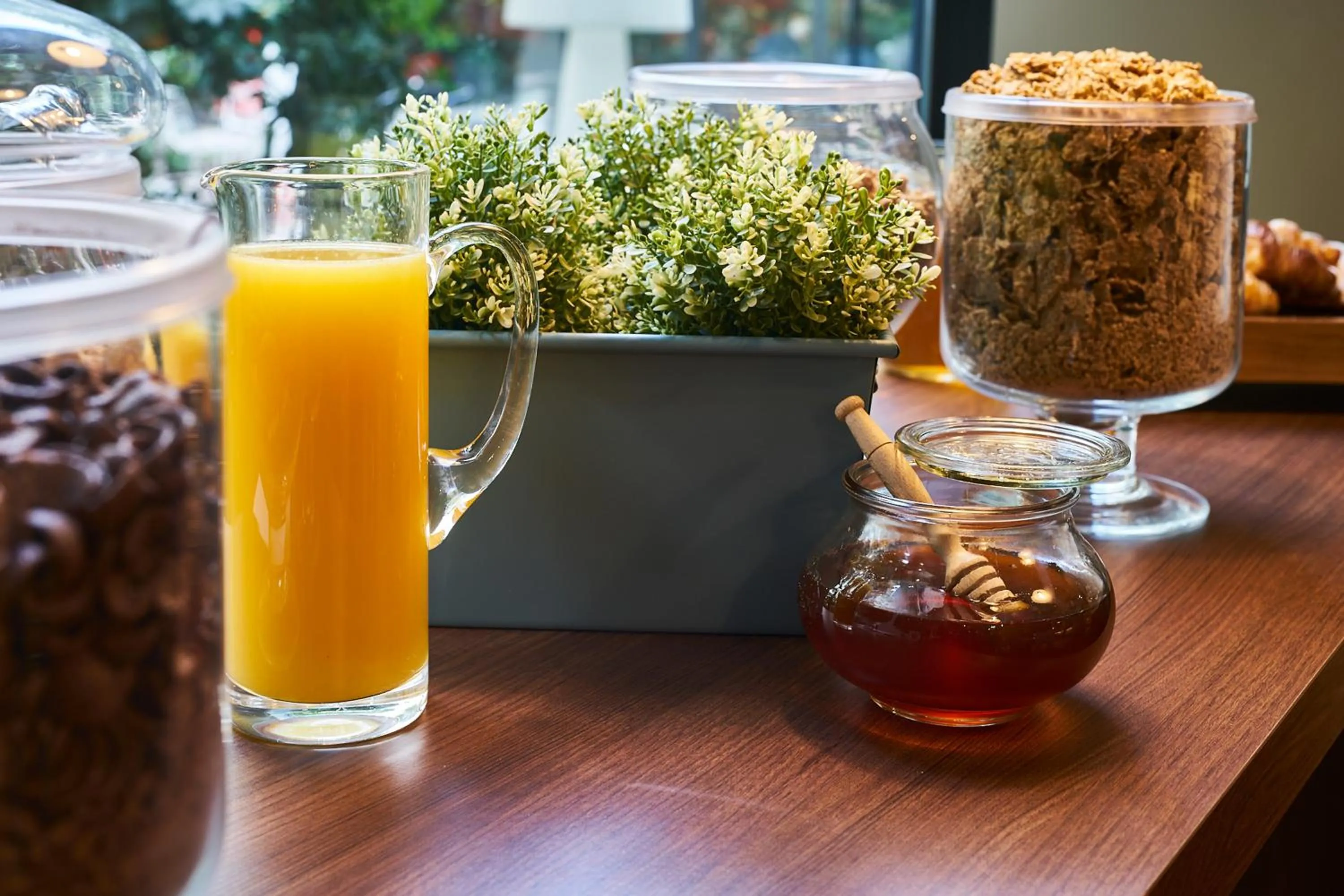 Buffet breakfast in Ibis Milano Centro