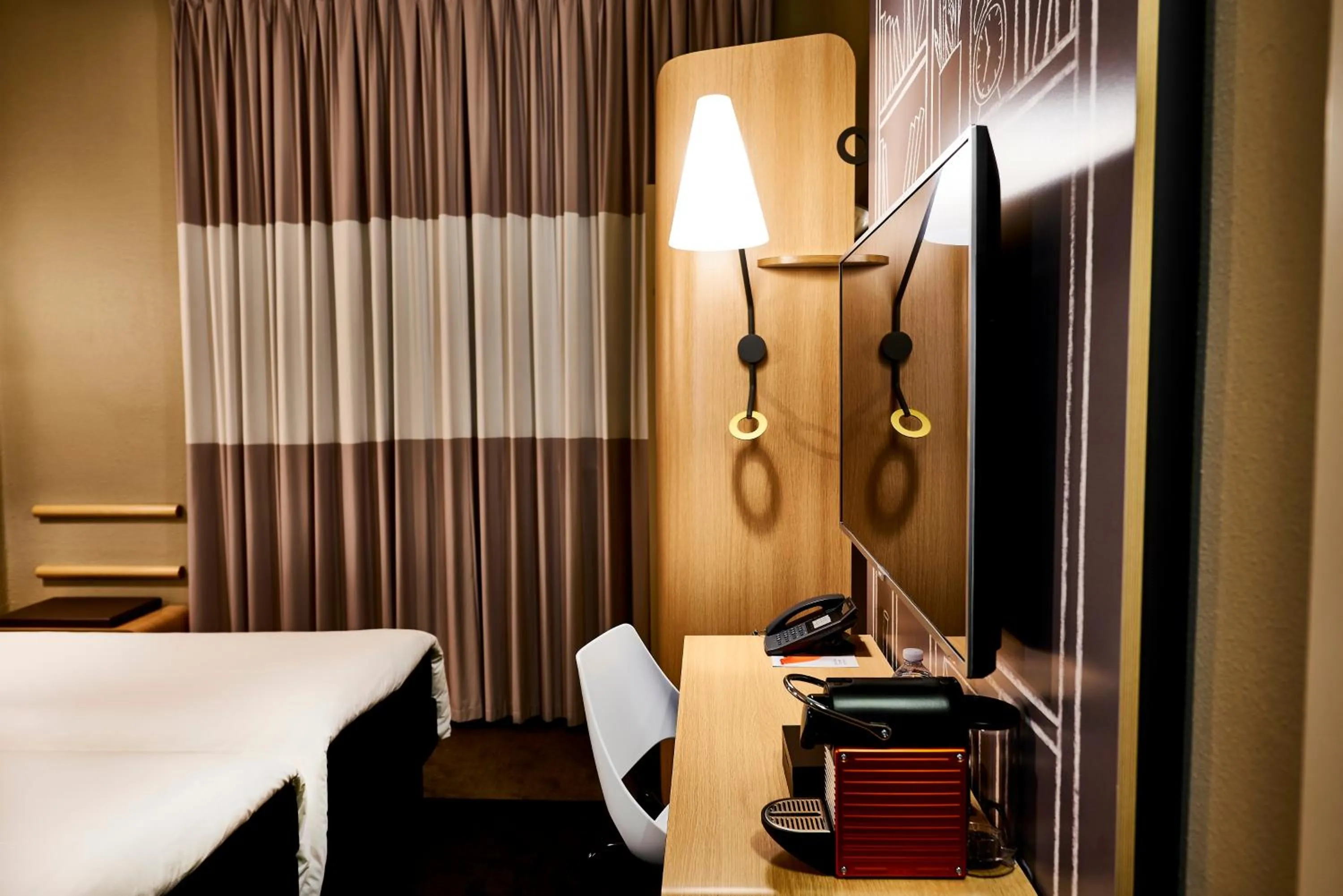 Bed in Ibis Milano Centro