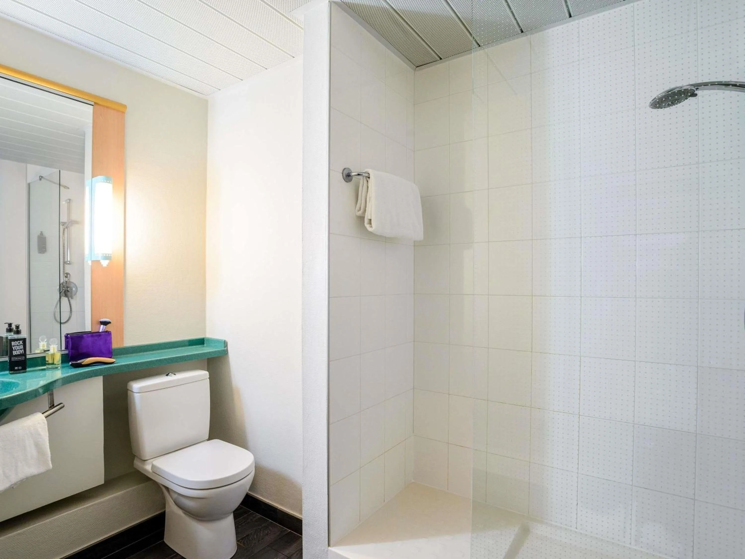 Bedroom in Ibis Milano Centro