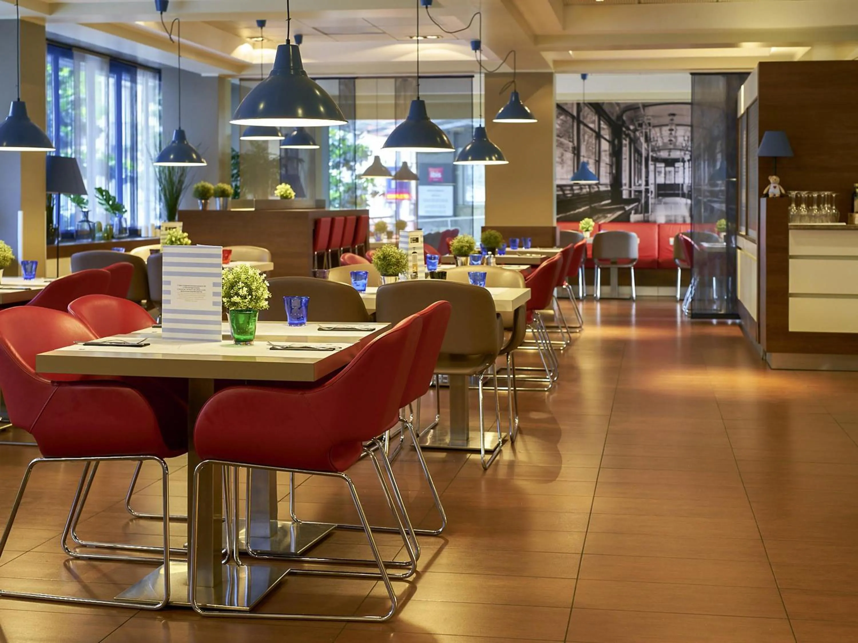 Restaurant/places to eat in Ibis Milano Centro