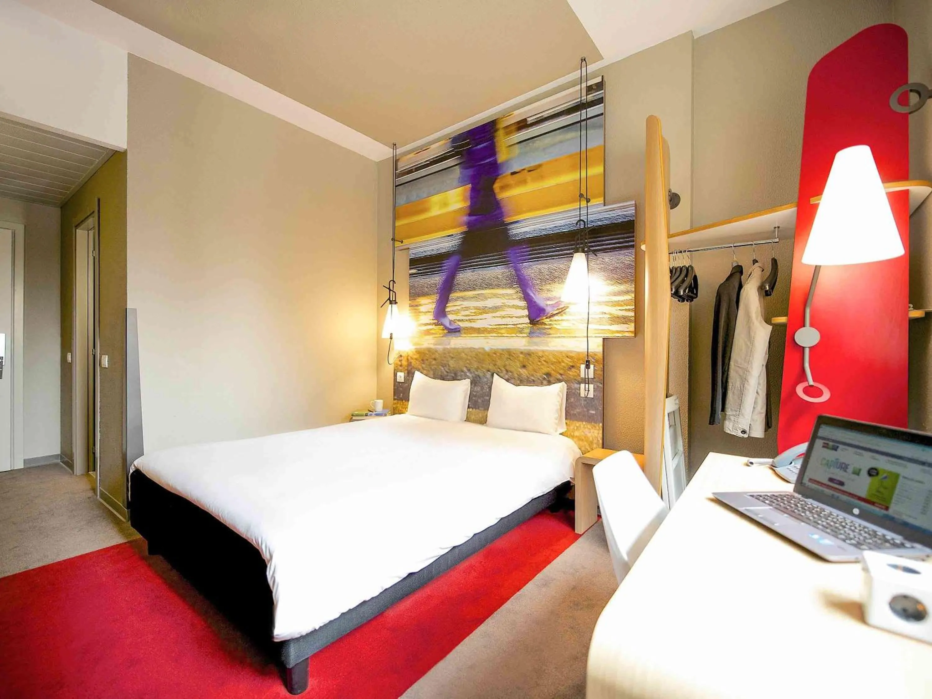 Photo of the whole room, Bed in Ibis Milano Centro