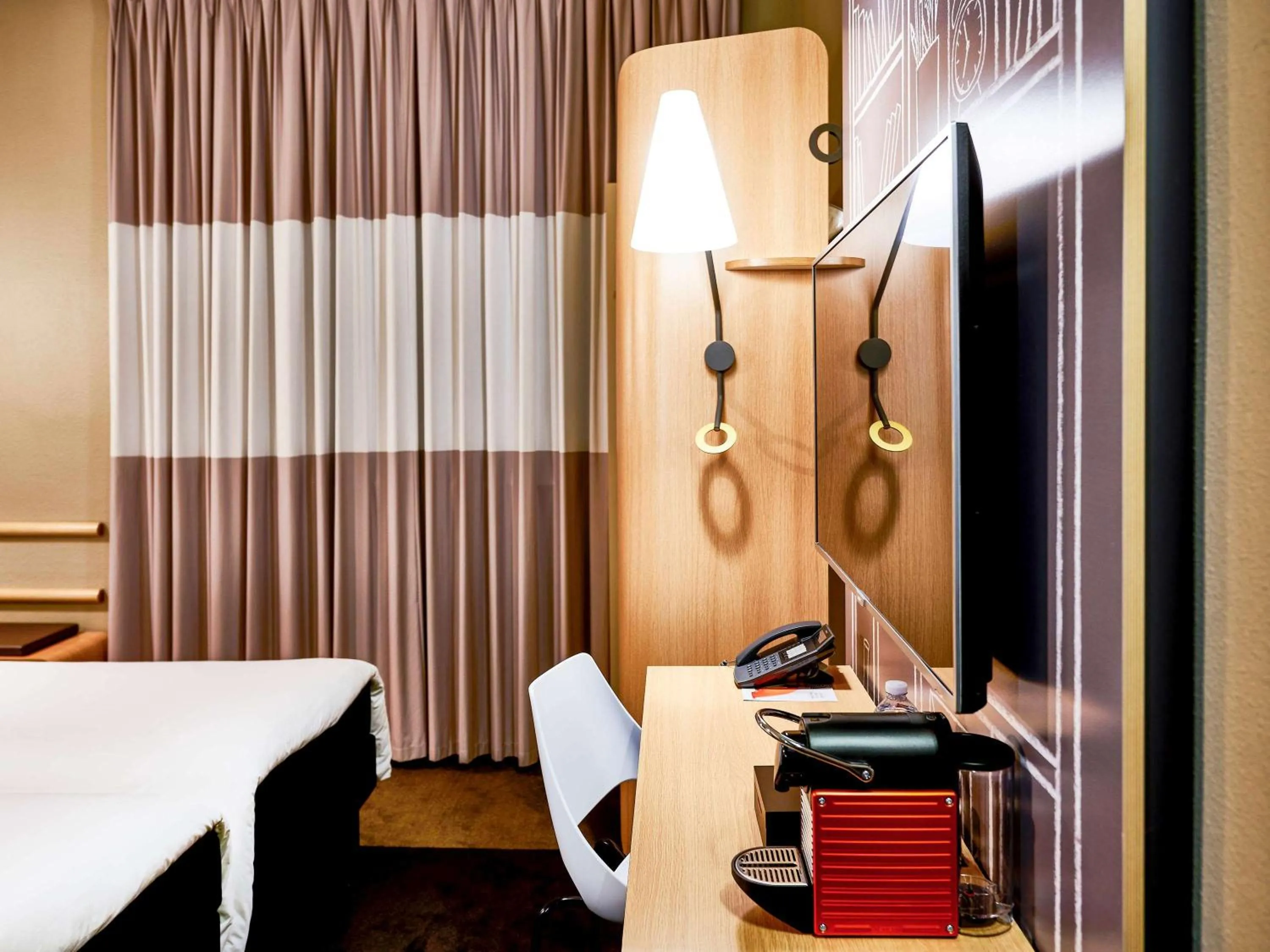 Photo of the whole room in Ibis Milano Centro