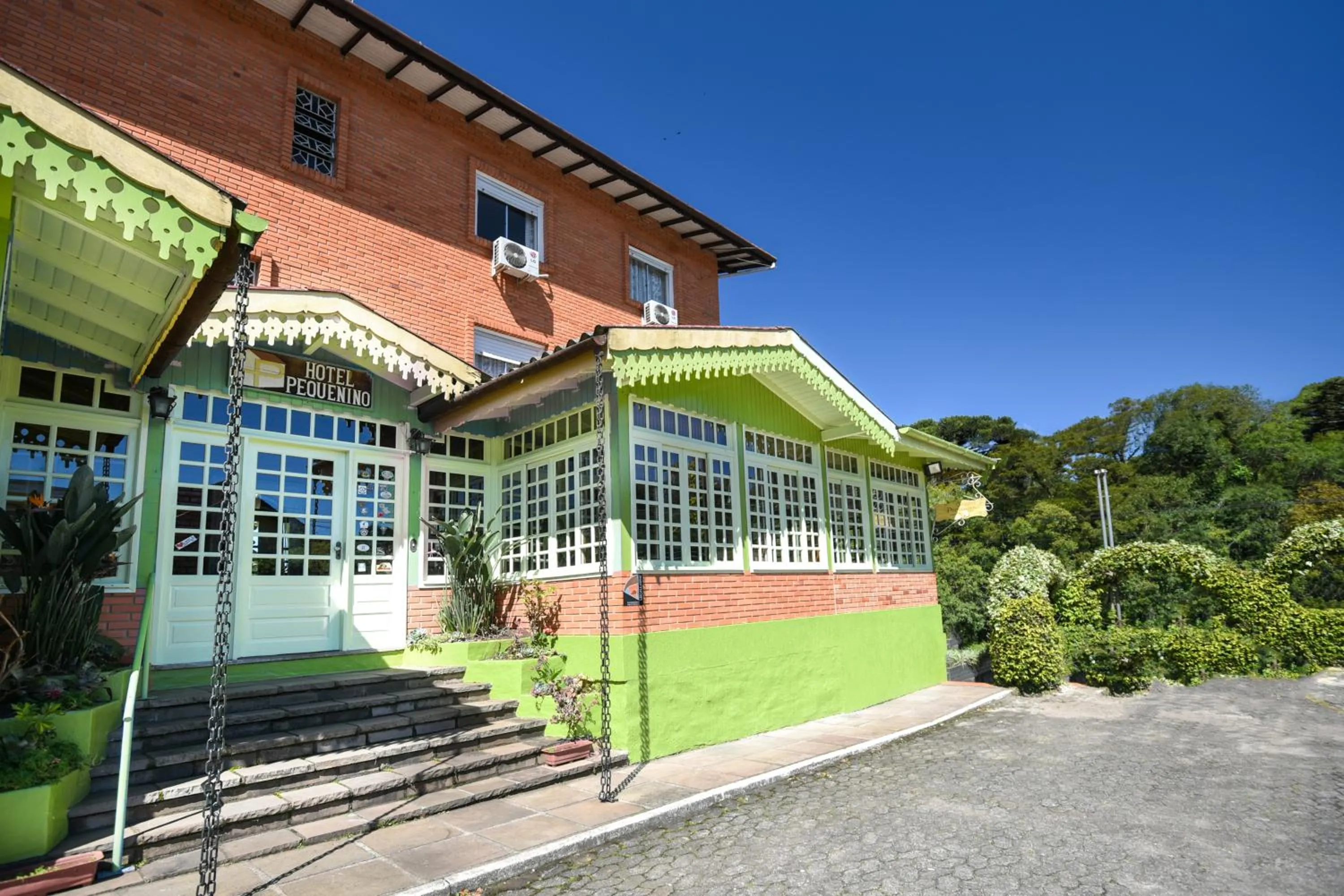 Property building in Hotel Pequenino