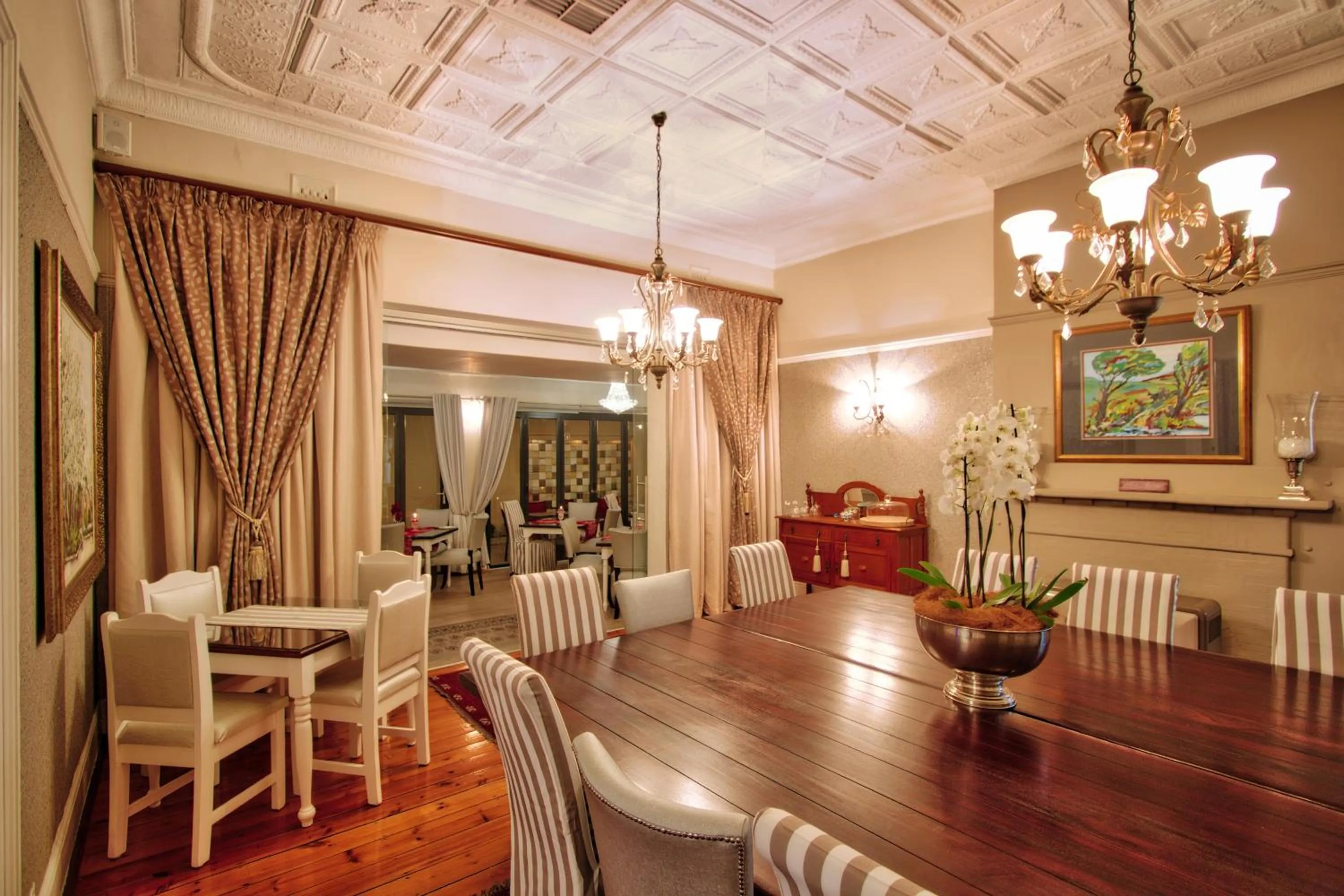 Restaurant/places to eat in Oleander Guest House