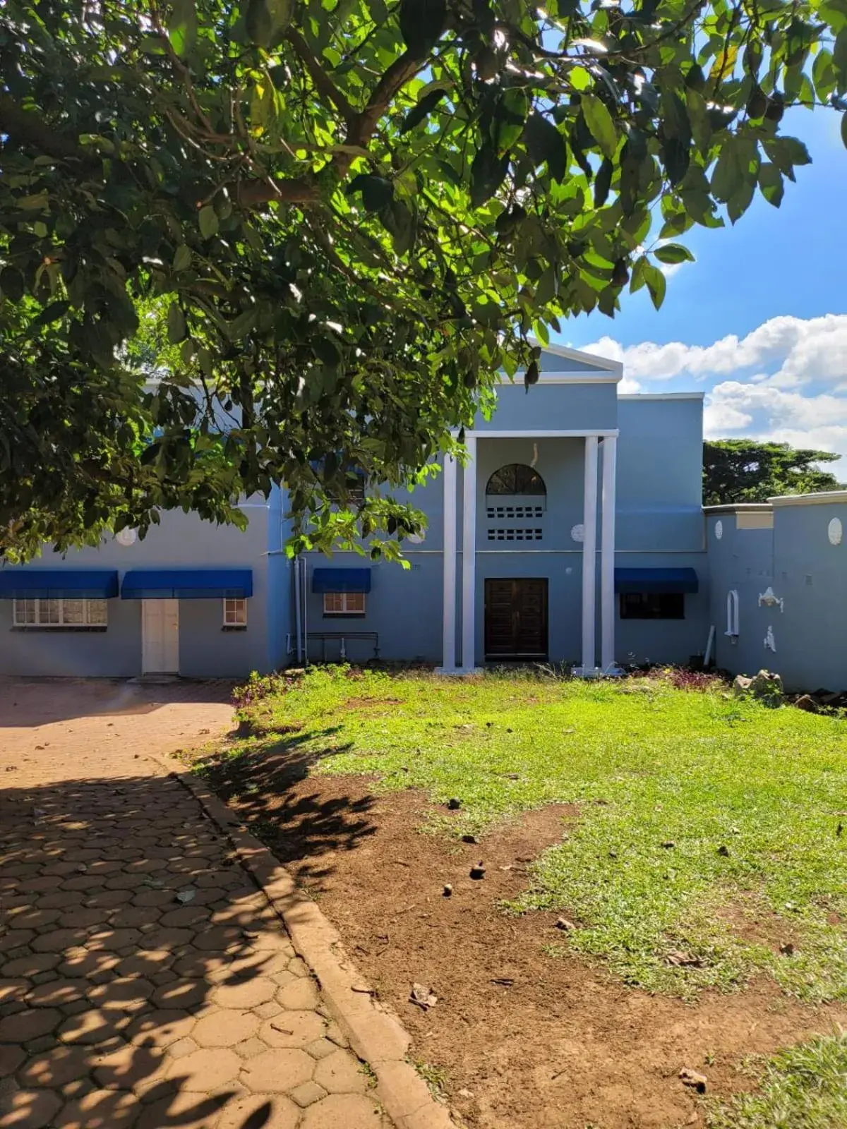 Budget Double Room in Heroes Garden Lodge Budget Double Room in Heroes Garden Lodge