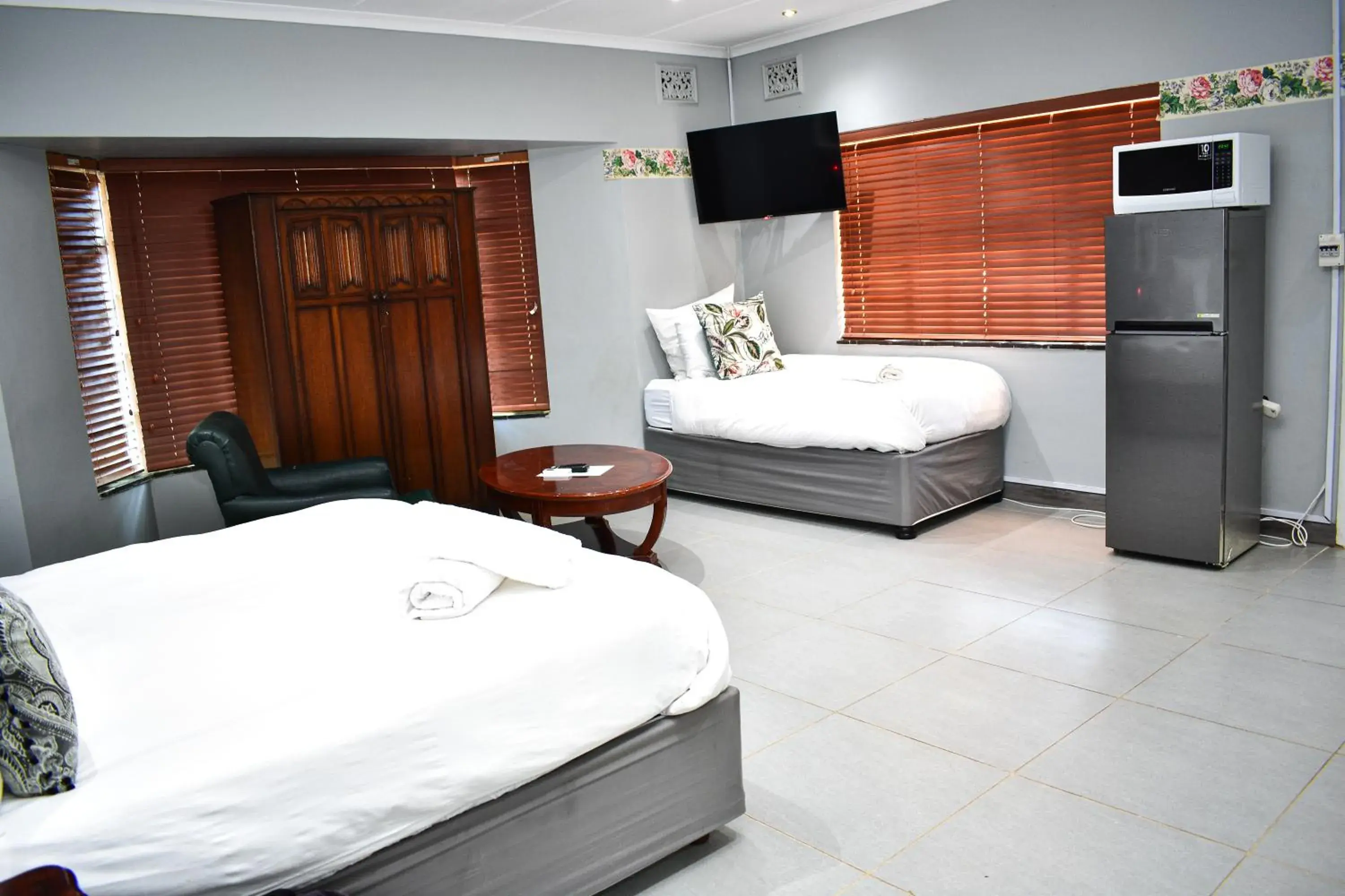 Budget Double or Twin Room in Heroes Garden Lodge Budget Double or Twin Room in Heroes Garden Lodge
