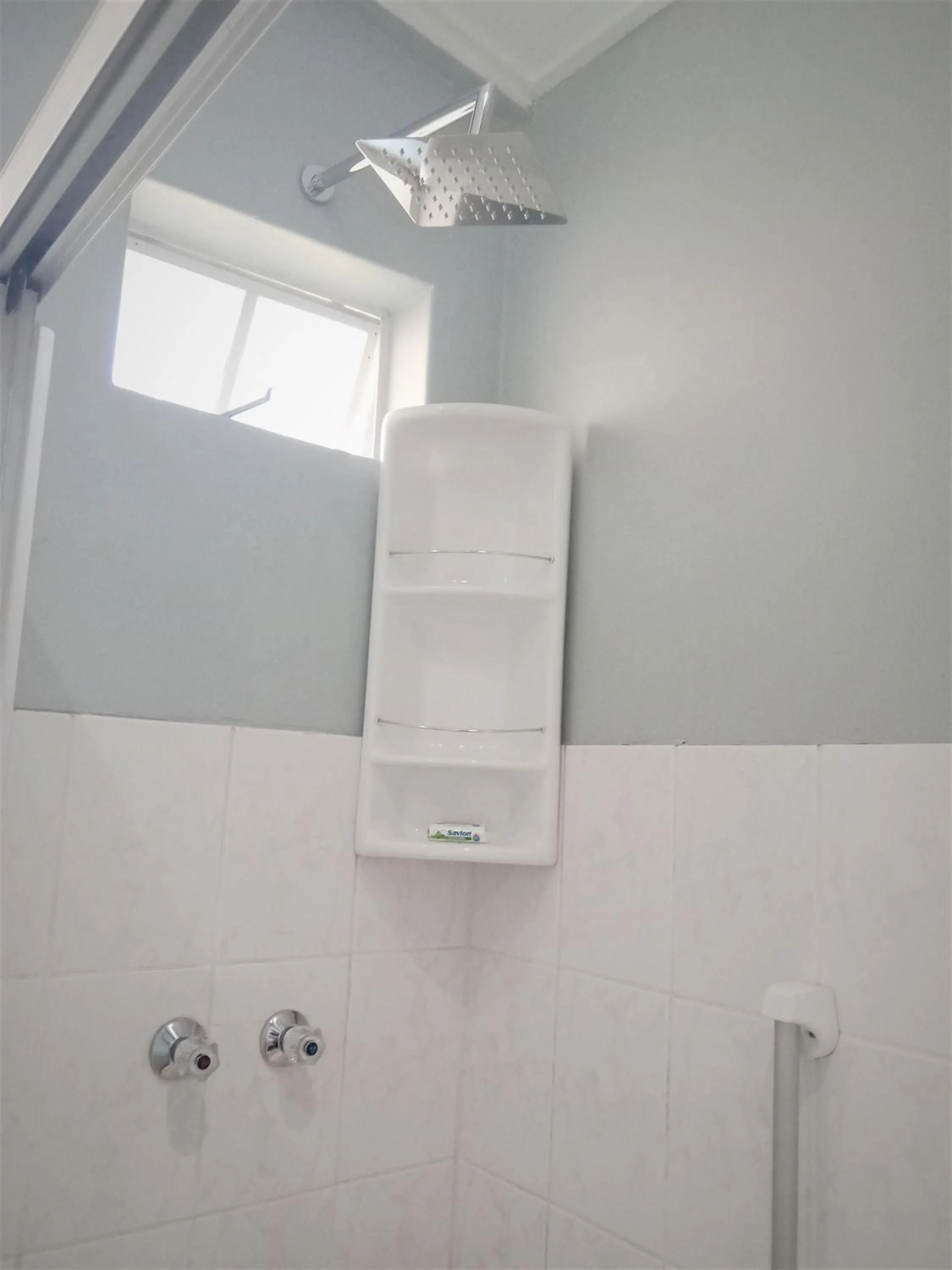 Shower in Heroes Garden Lodge