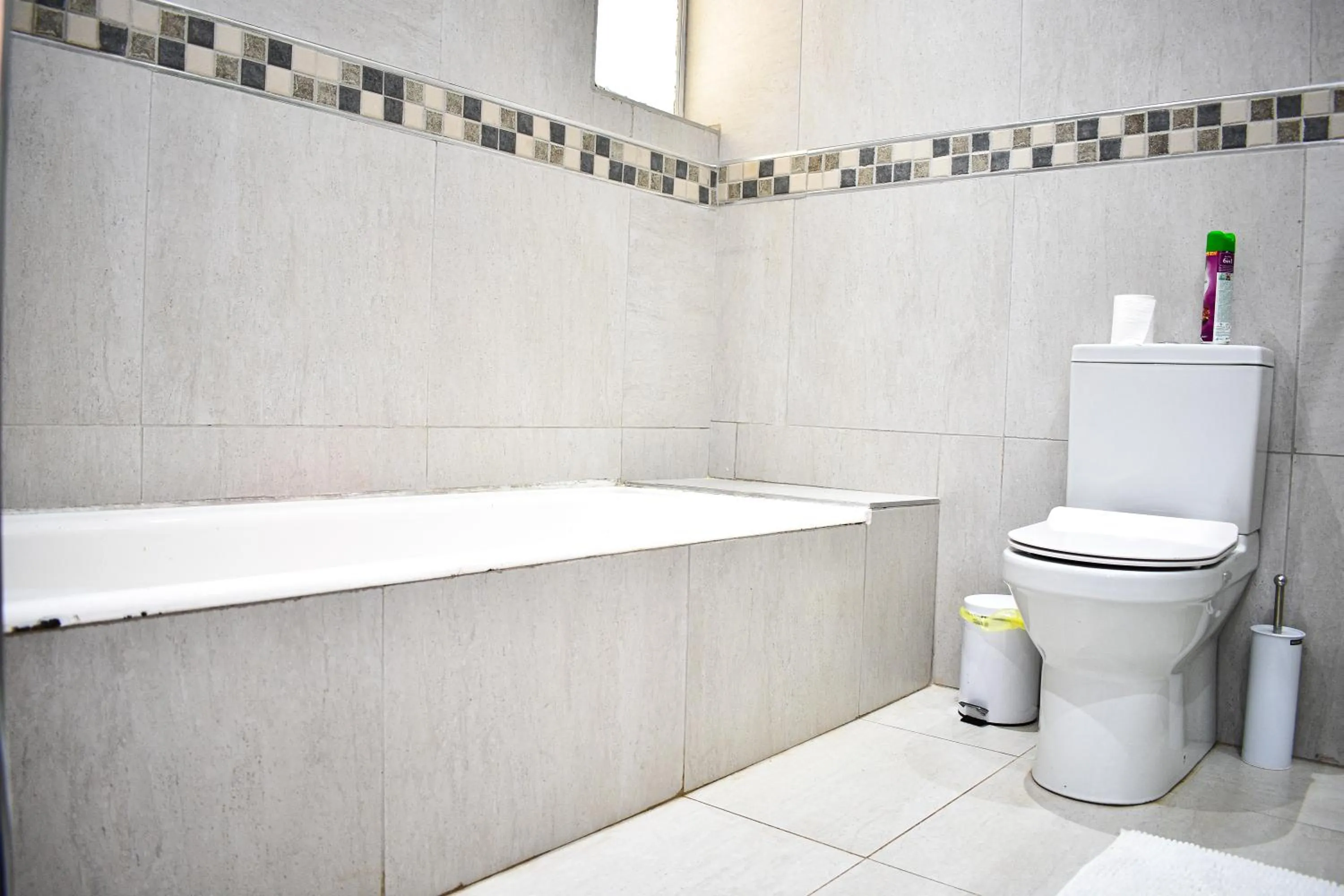 Shower in Heroes Garden Lodge