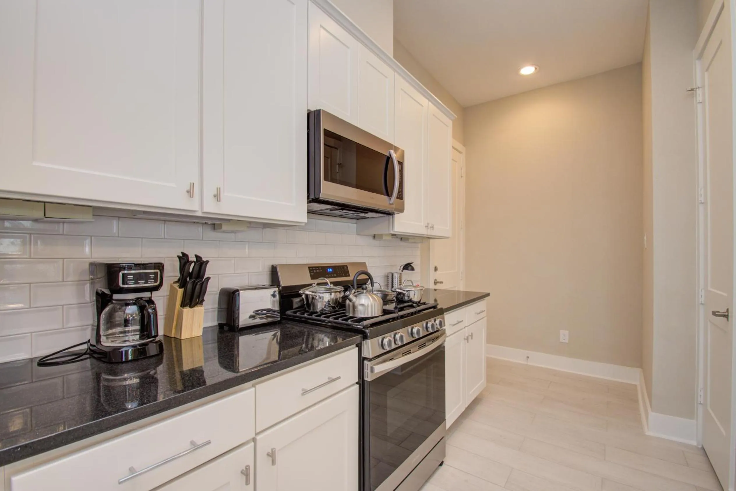 Coffee/tea facilities in Elegant East Downtown House Houston TX