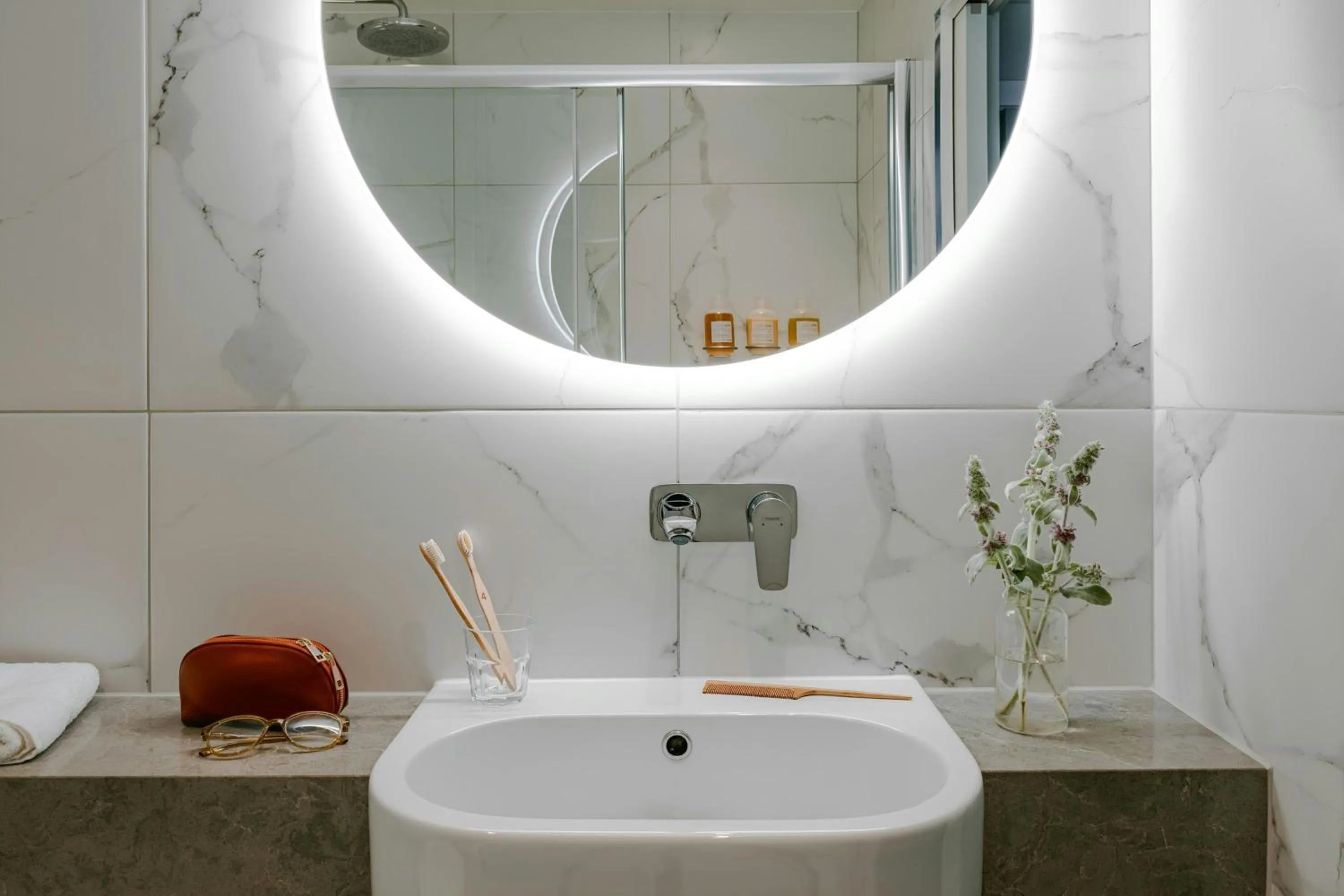Bathroom in The Henry Hotel Bayswater, Sonder by Marriott Bonvoy