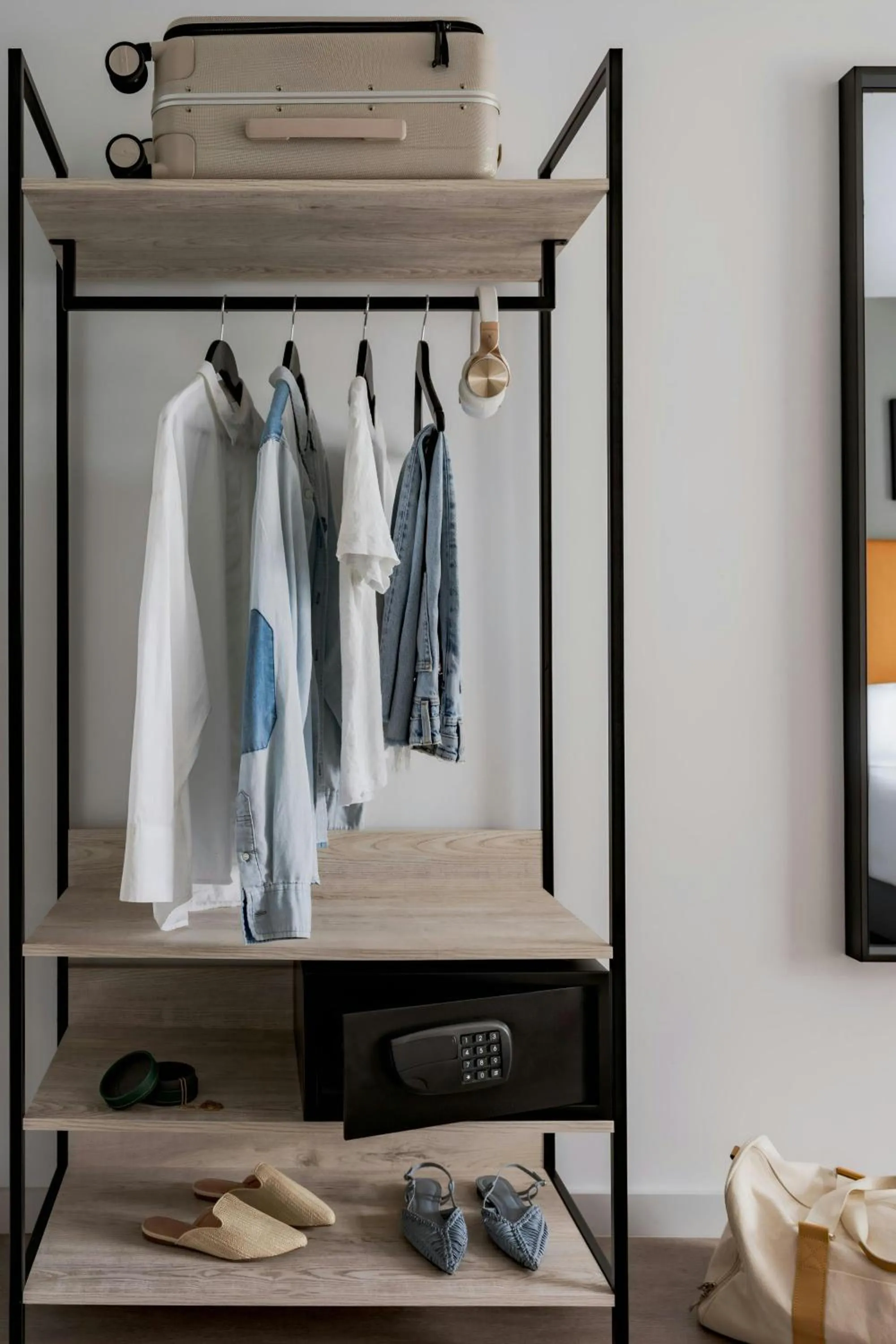 Bedroom in The Henry Hotel Bayswater, Sonder by Marriott Bonvoy