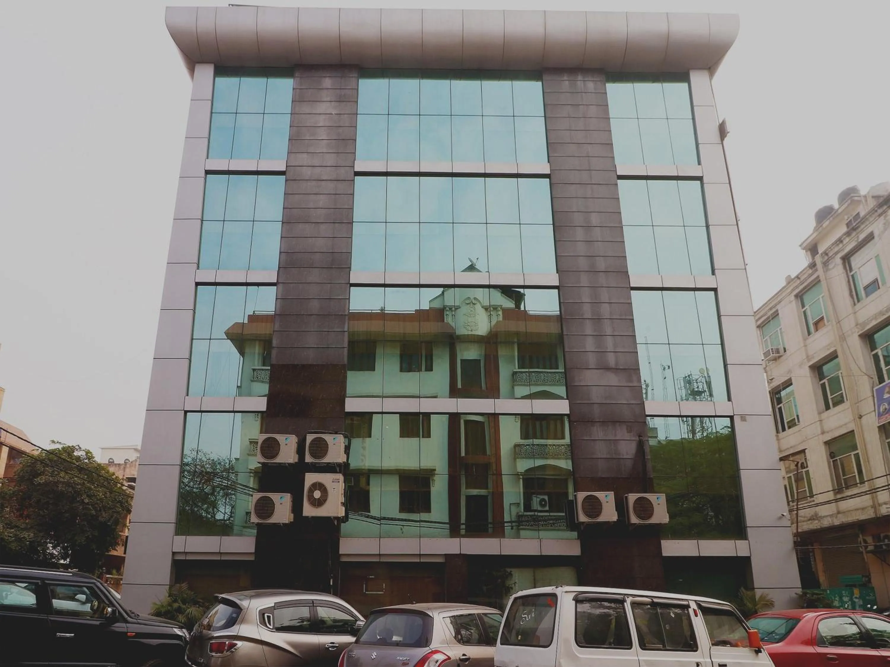 Facade/entrance in Collection O Ramhan