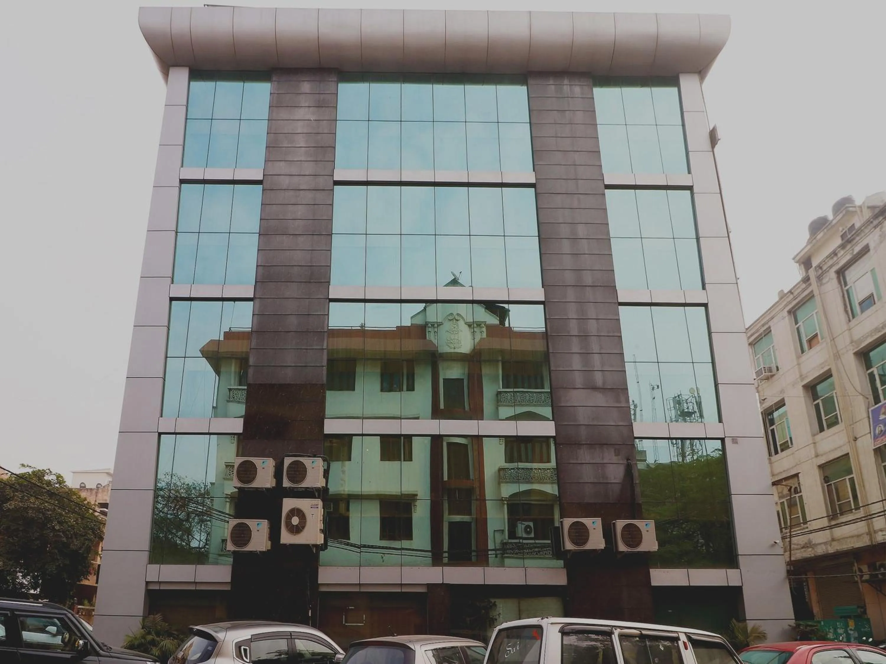 Facade/entrance in Collection O Ramhan