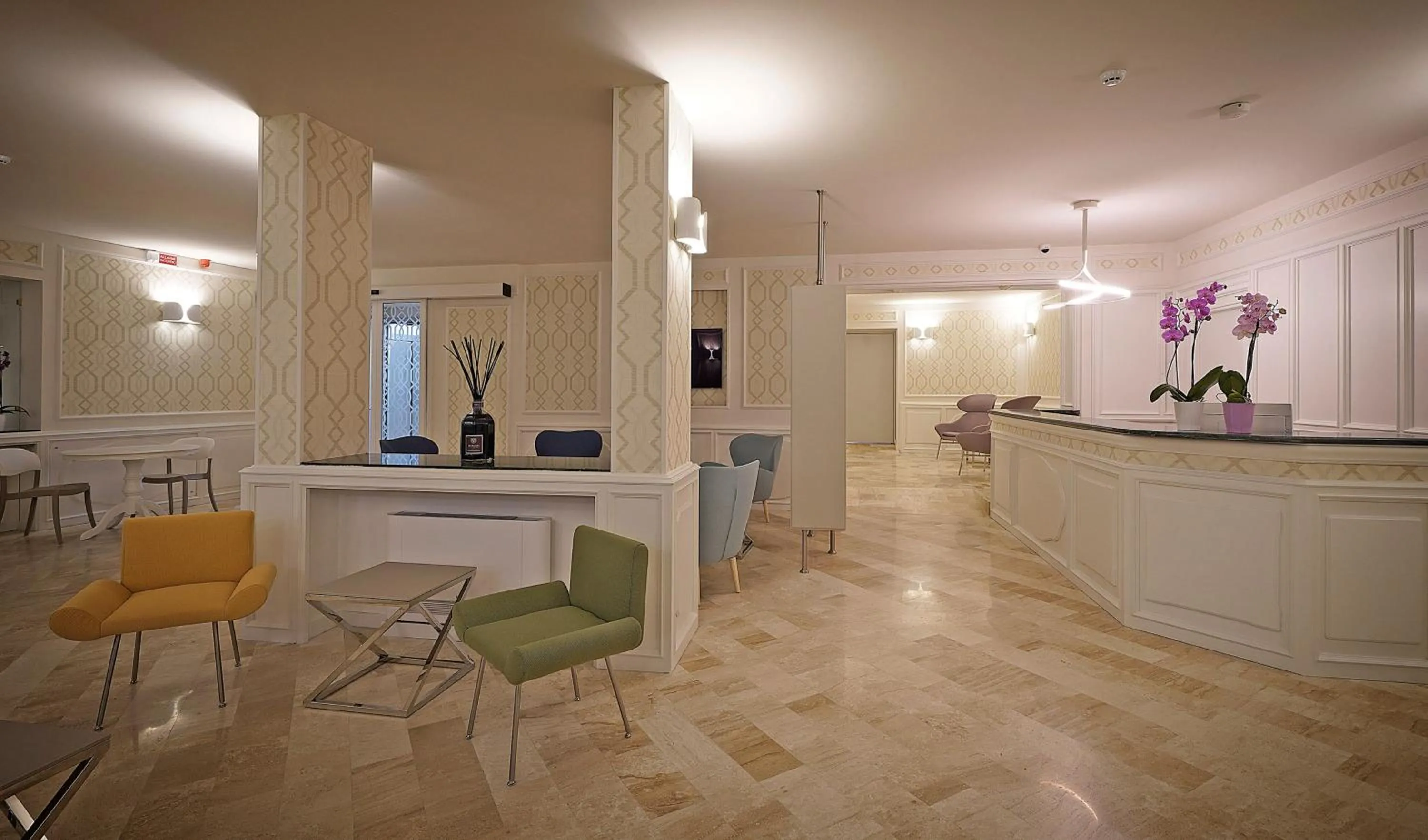 Lobby or reception in Hotel Du Lac Gardone Riviera