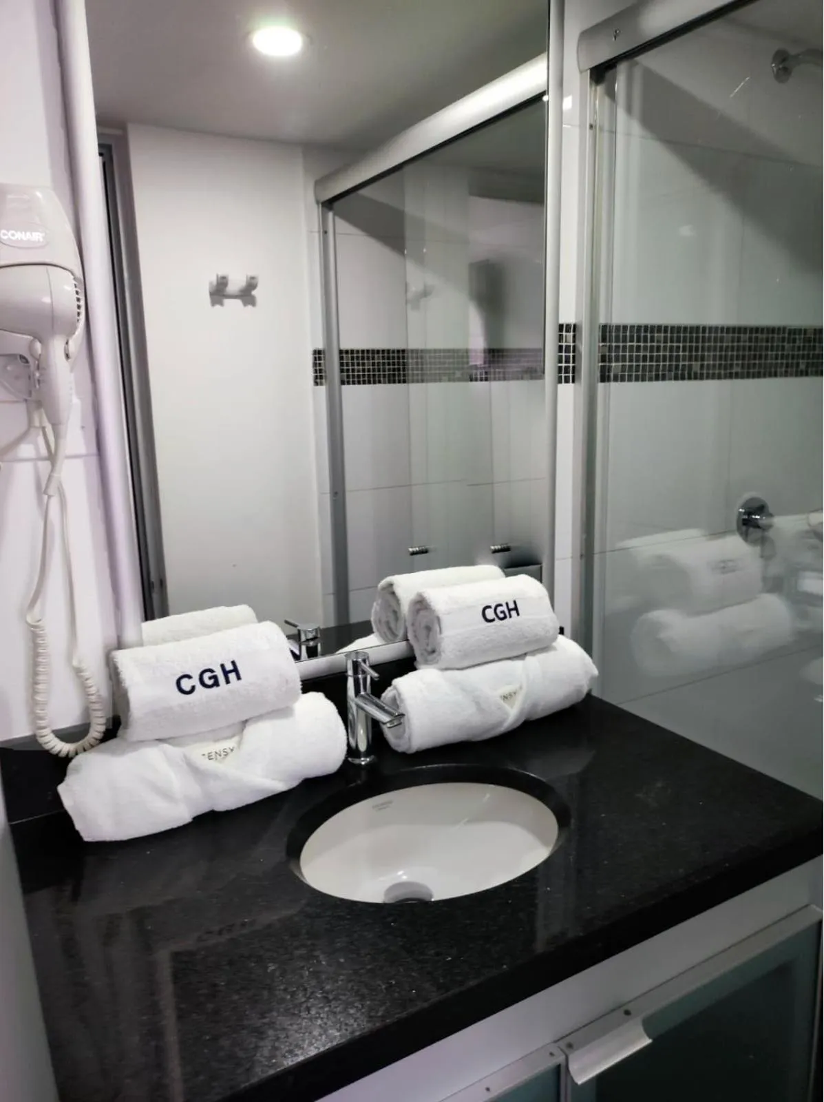 Bathroom in Hotel CGH Bogota Airport