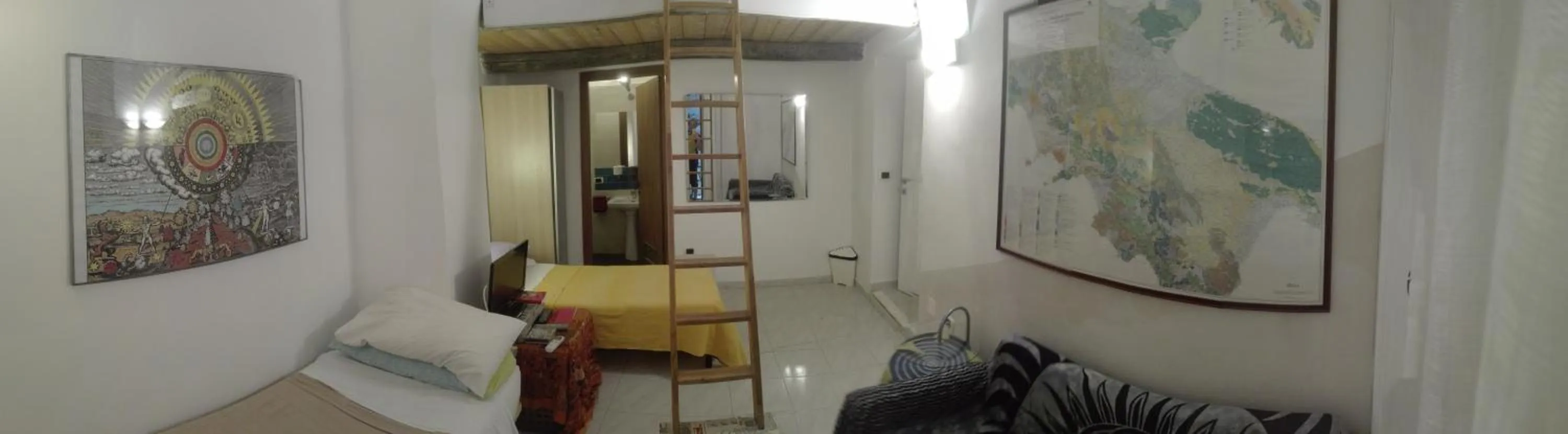 Photo of the whole room in Buonanotte & Buongiorno Guesthouse