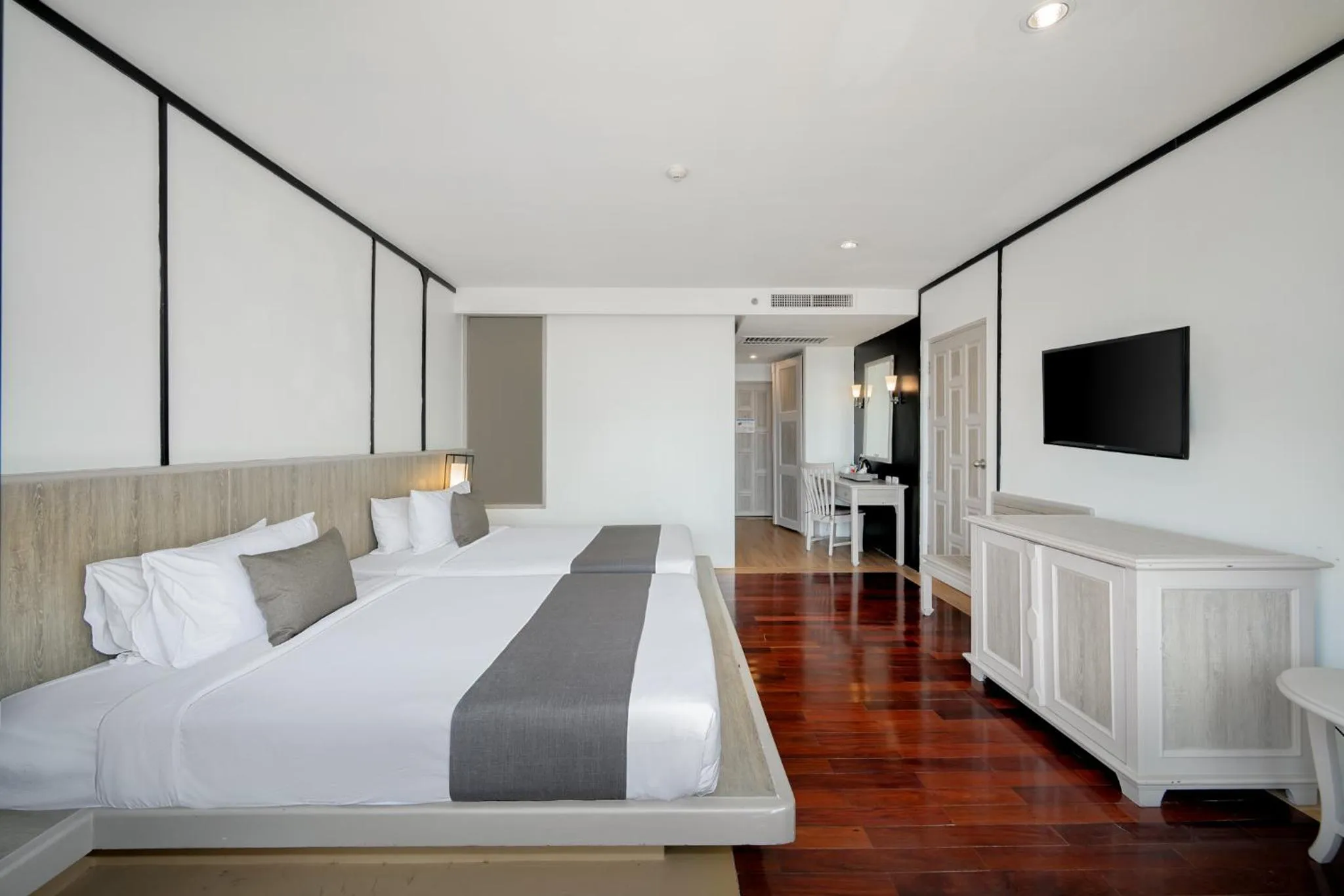 Bed in Andamantra Resort and Villa Phuket