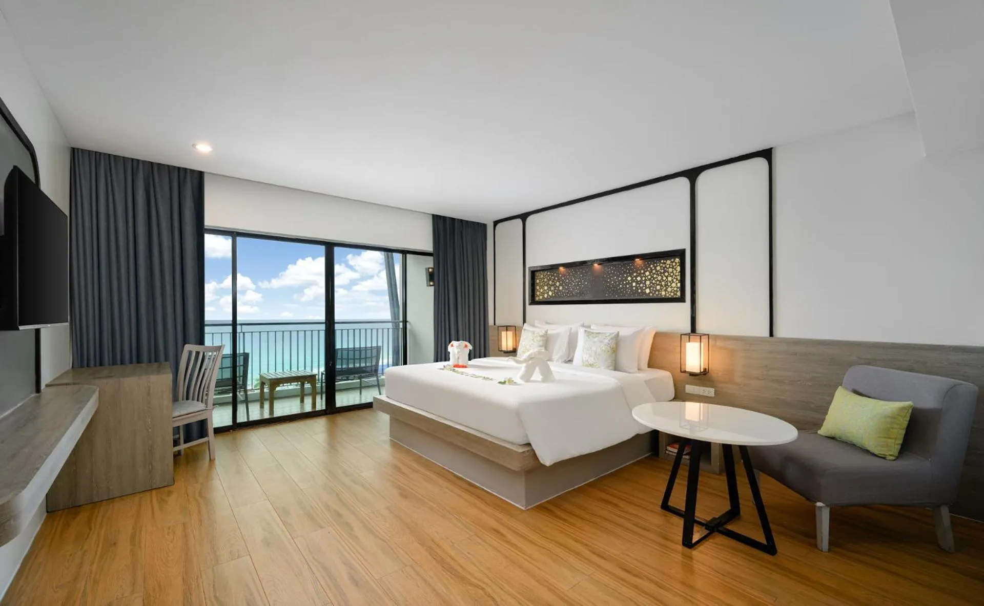 Bedroom, Bed in Andamantra Resort and Villa Phuket