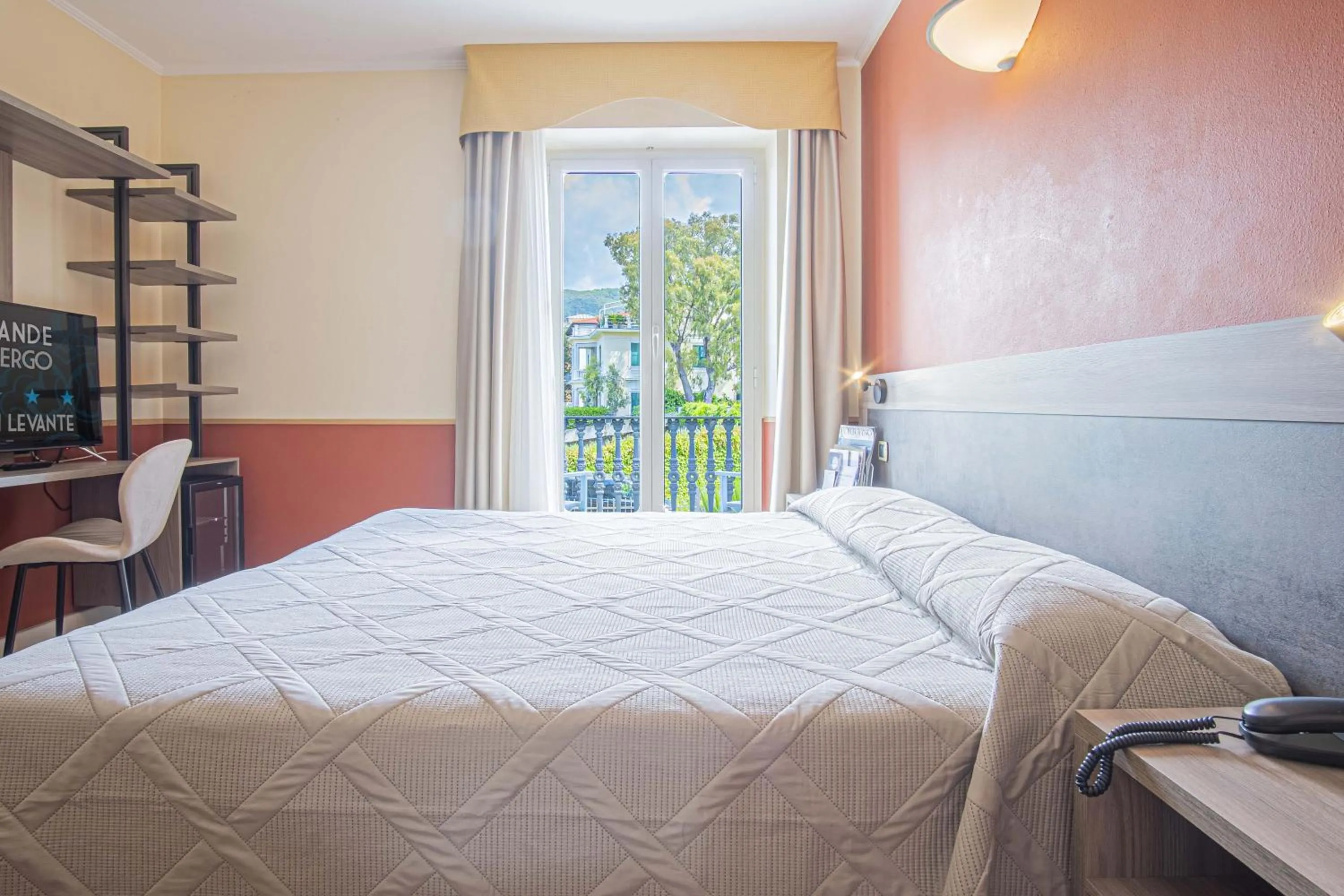 Bed in Grande Albergo