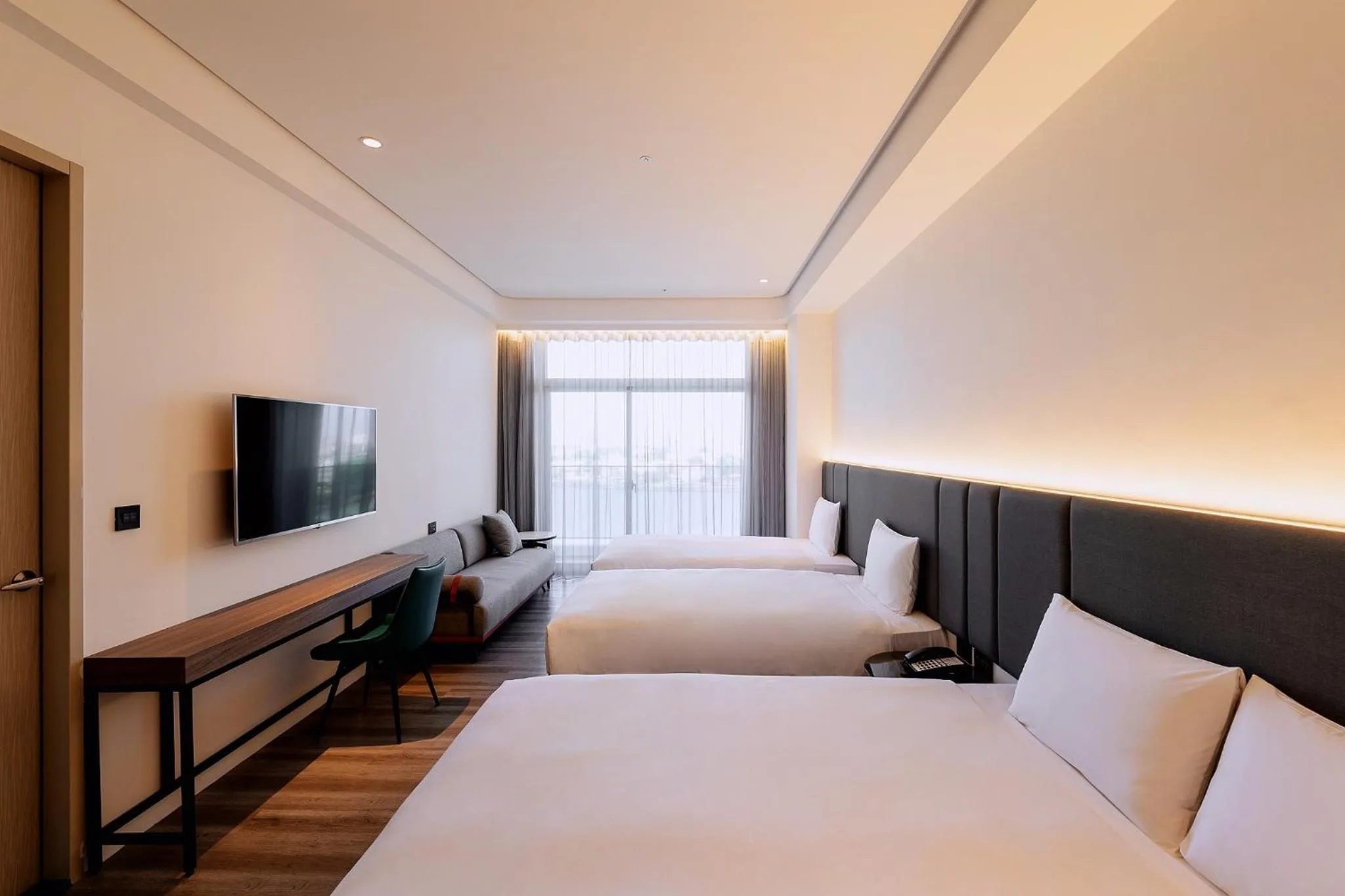 Bed in Formosa Yacht Resort