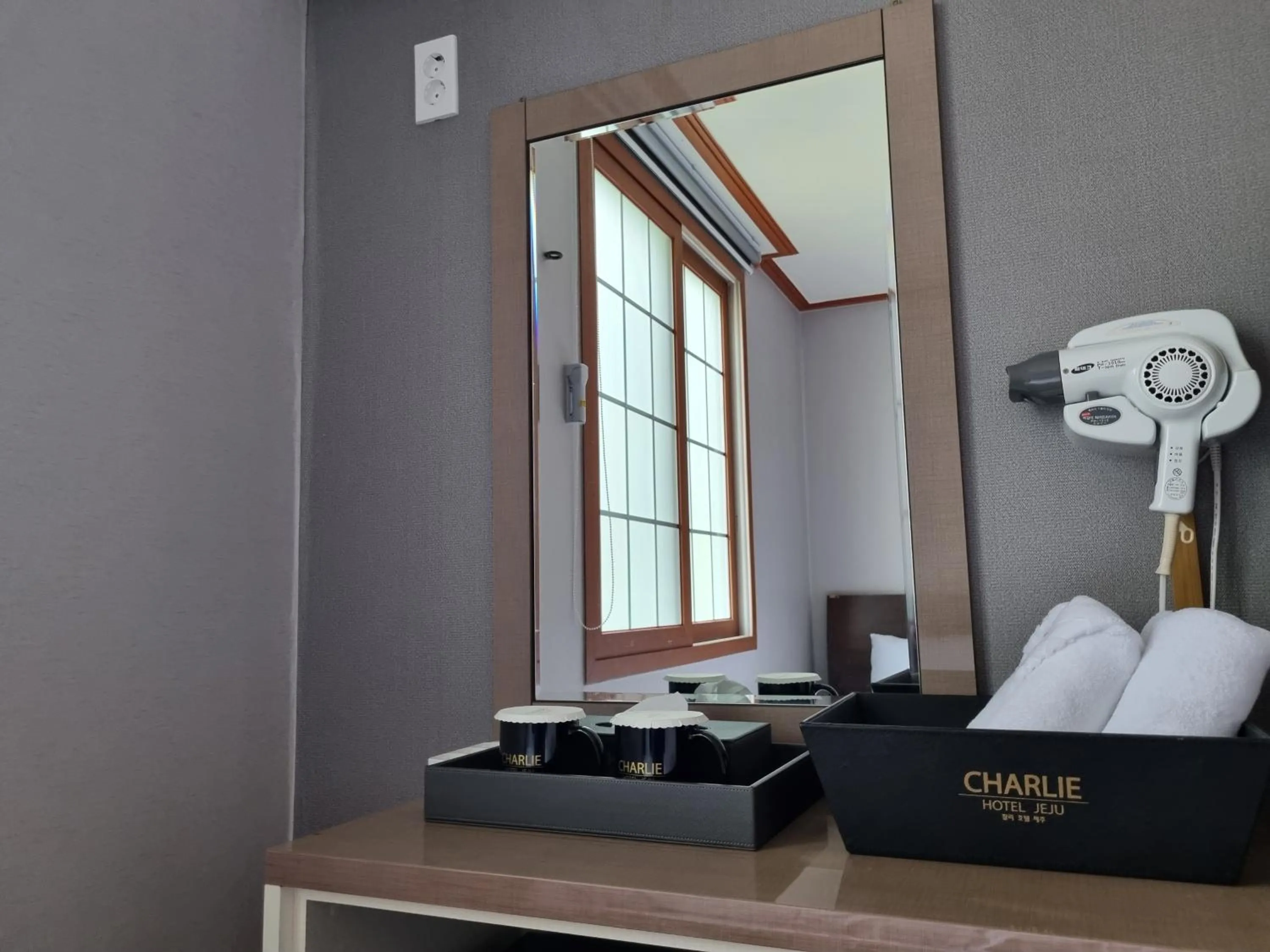 Photo of the whole room in Charlie Hotel Jeju