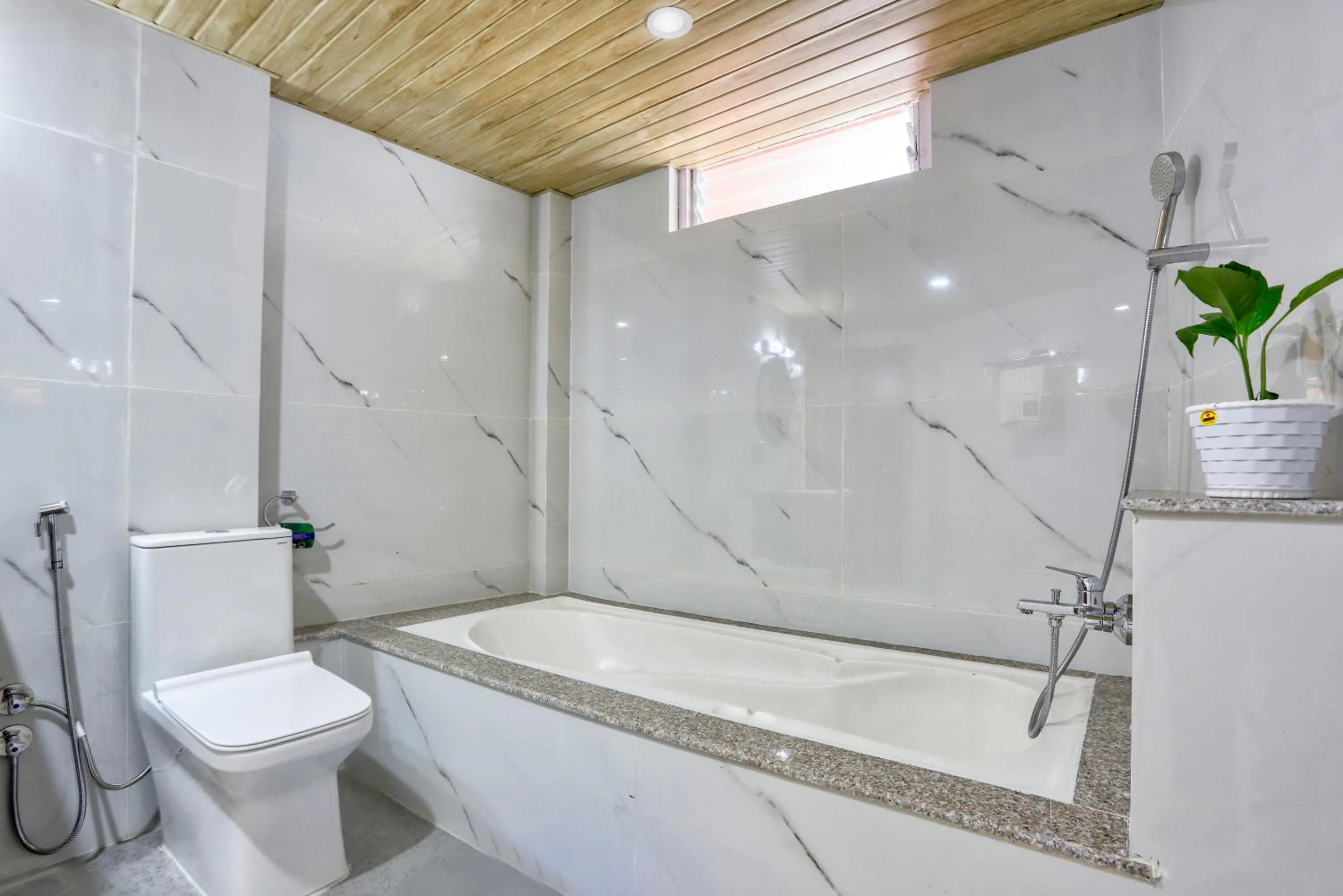 Bathroom in Hotel Airport Deepshree