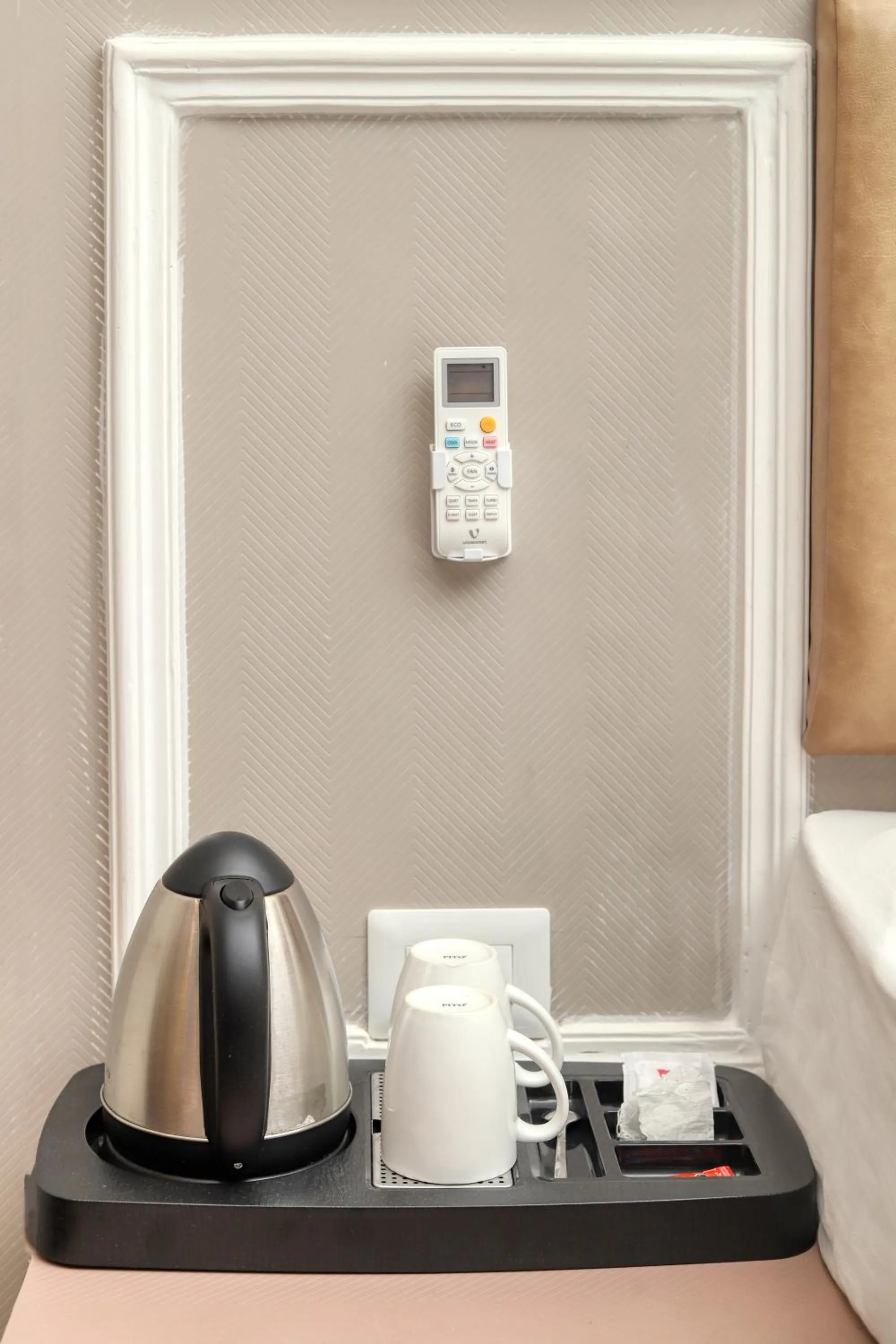 Coffee/tea facilities in Hotel Airport Deepshree