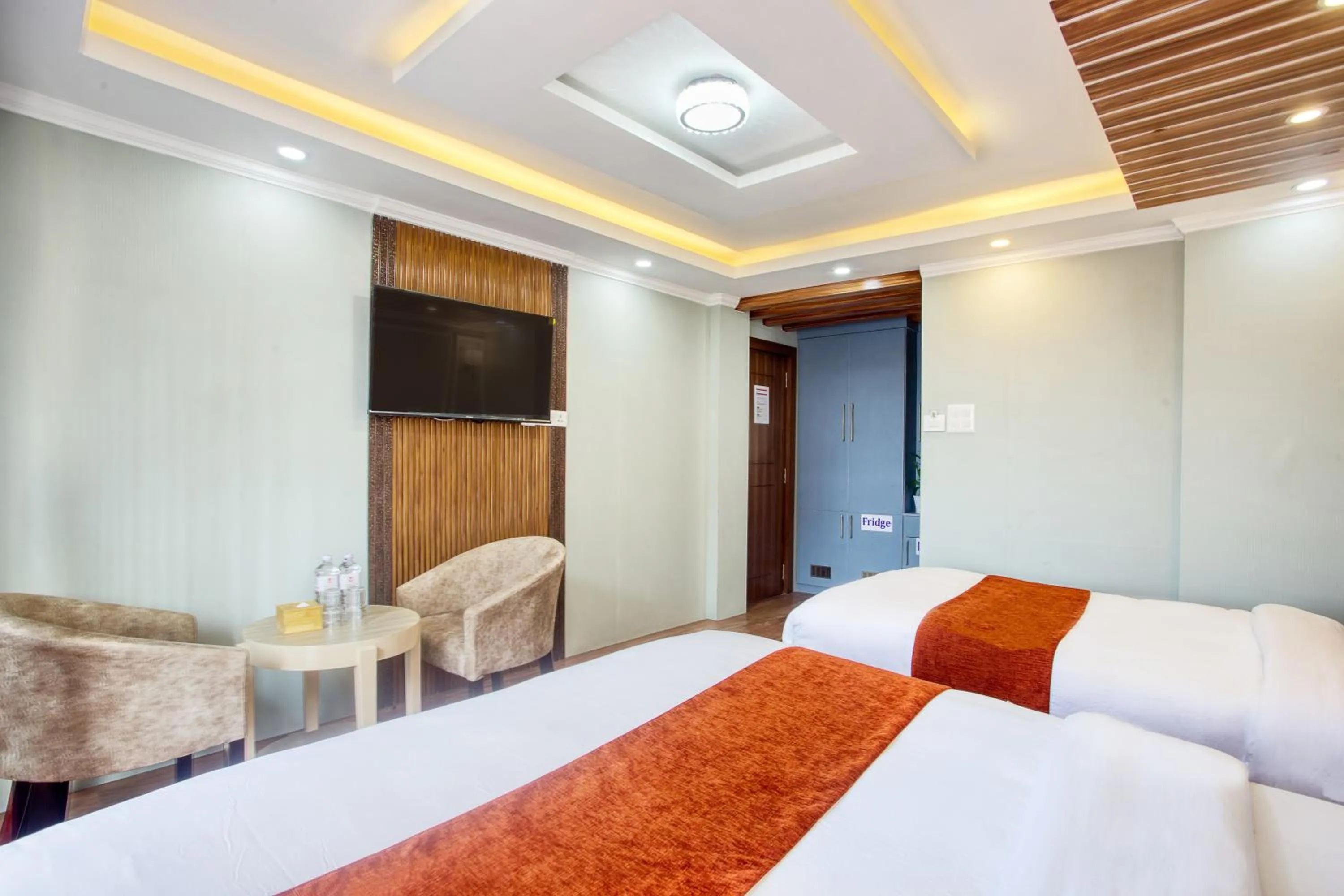 Bedroom, Bed in Hotel Airport Deepshree